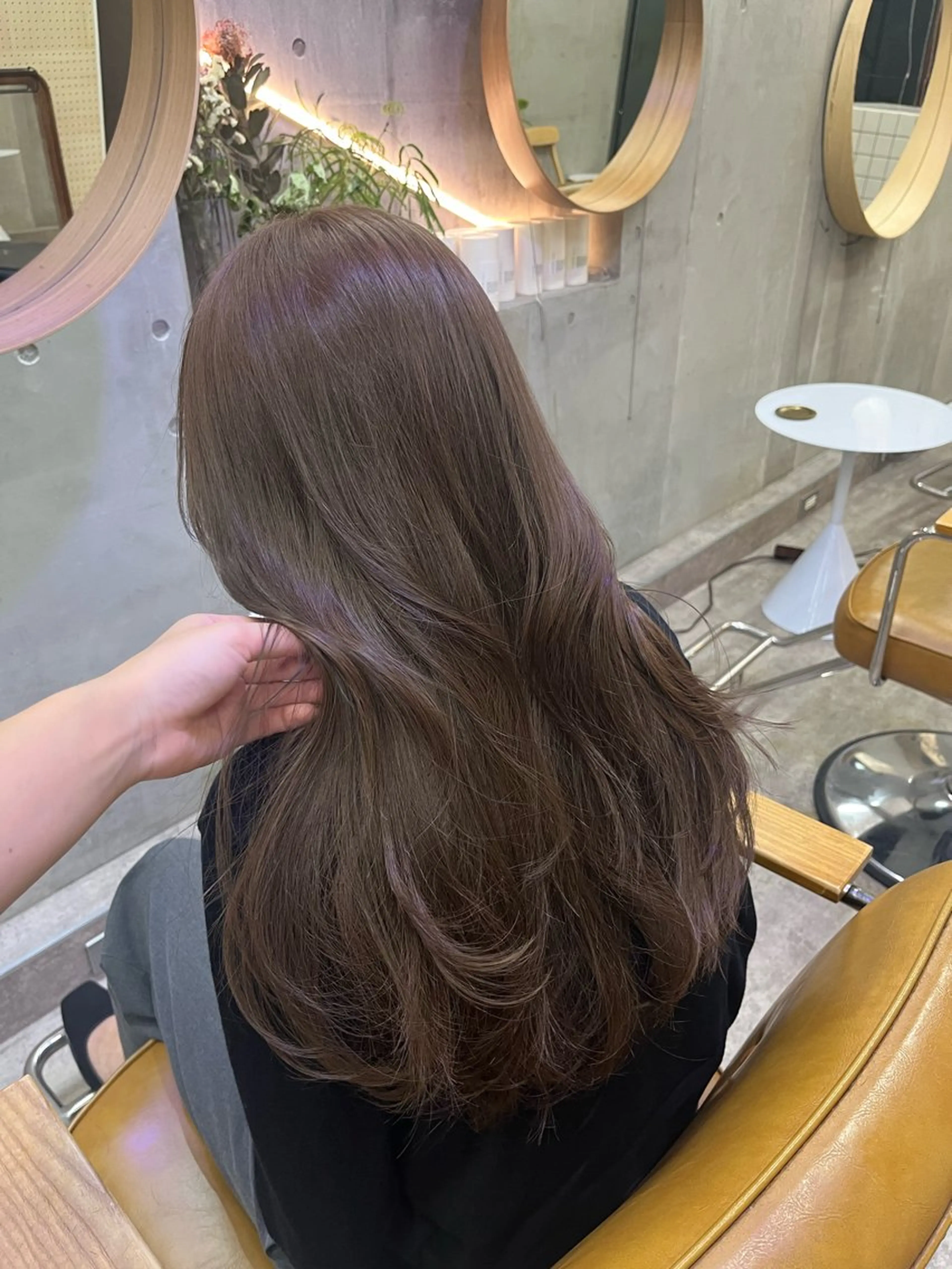 ロング ラベンダーベージュ 顔周りカット ヘアカラー SALT WATER所属・🫐 𝐌𝐚𝐨 🫐ボブモデル募集のヘアスタイル