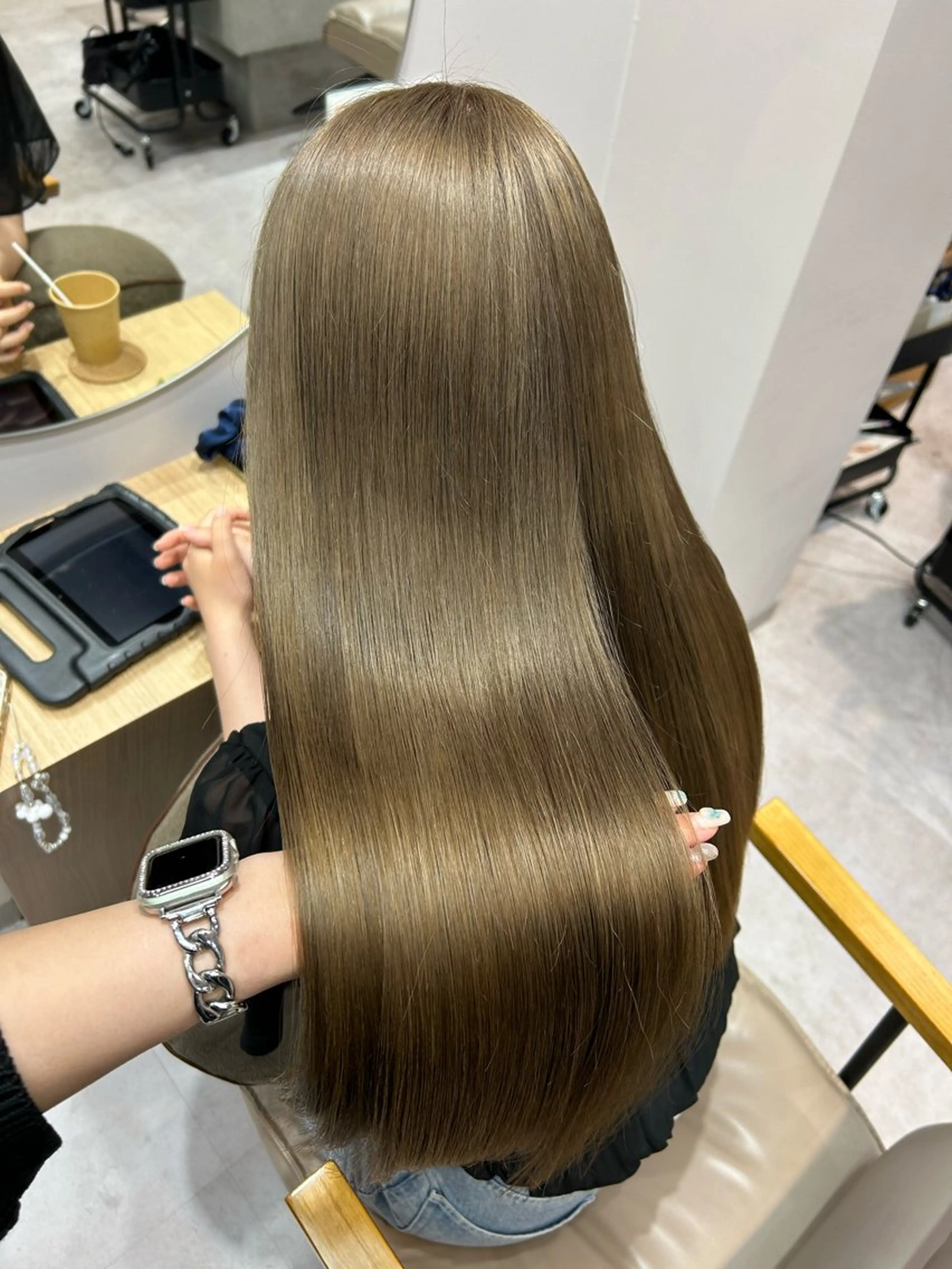 ロング ヘアカラー 宮崎moc立川 ブリーチのヘアスタイル