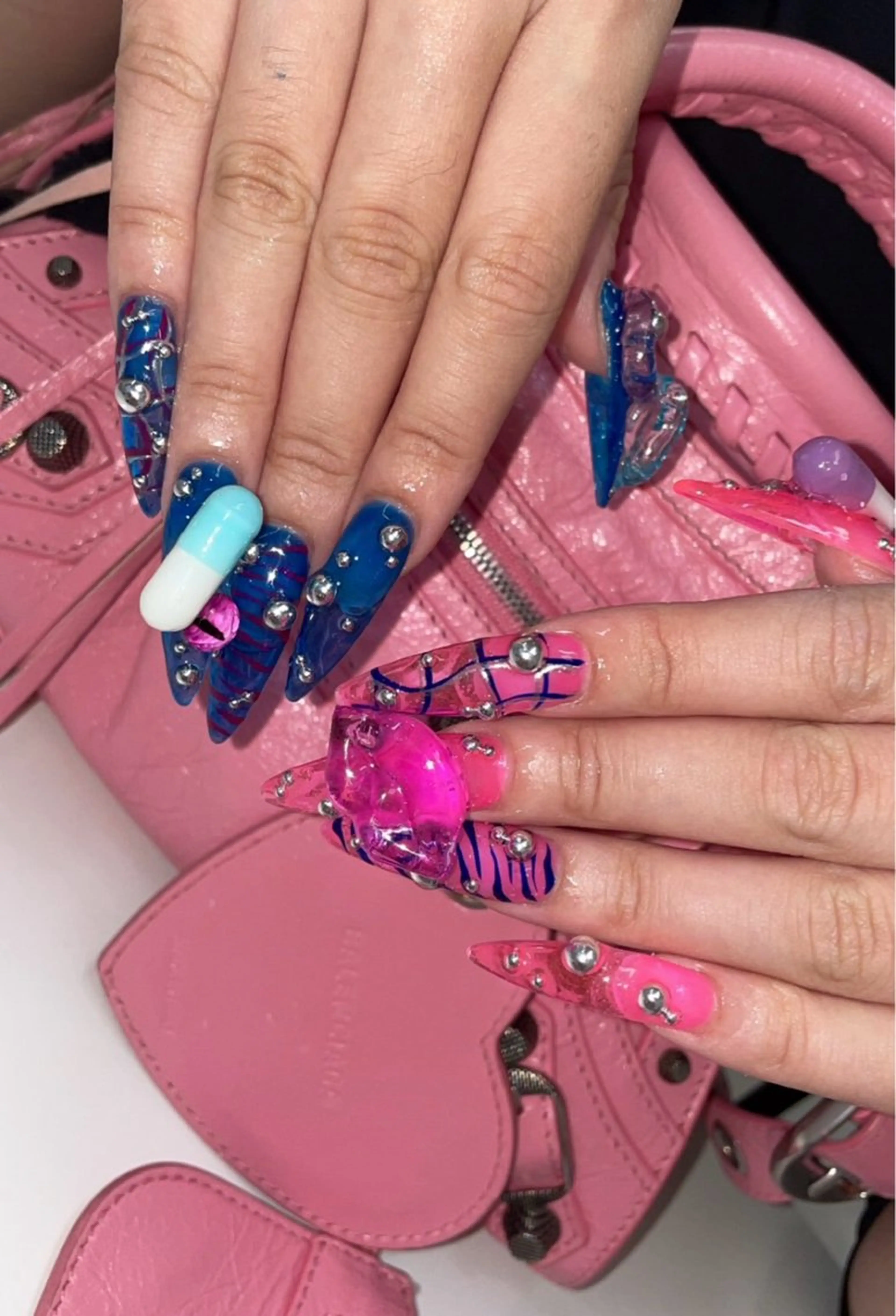 ネイル ハンドネイル ハンドケア ONIKA Nail 青山通り店所属・ONIKA Nail 表参道A4徒歩2分のネイルデザイン