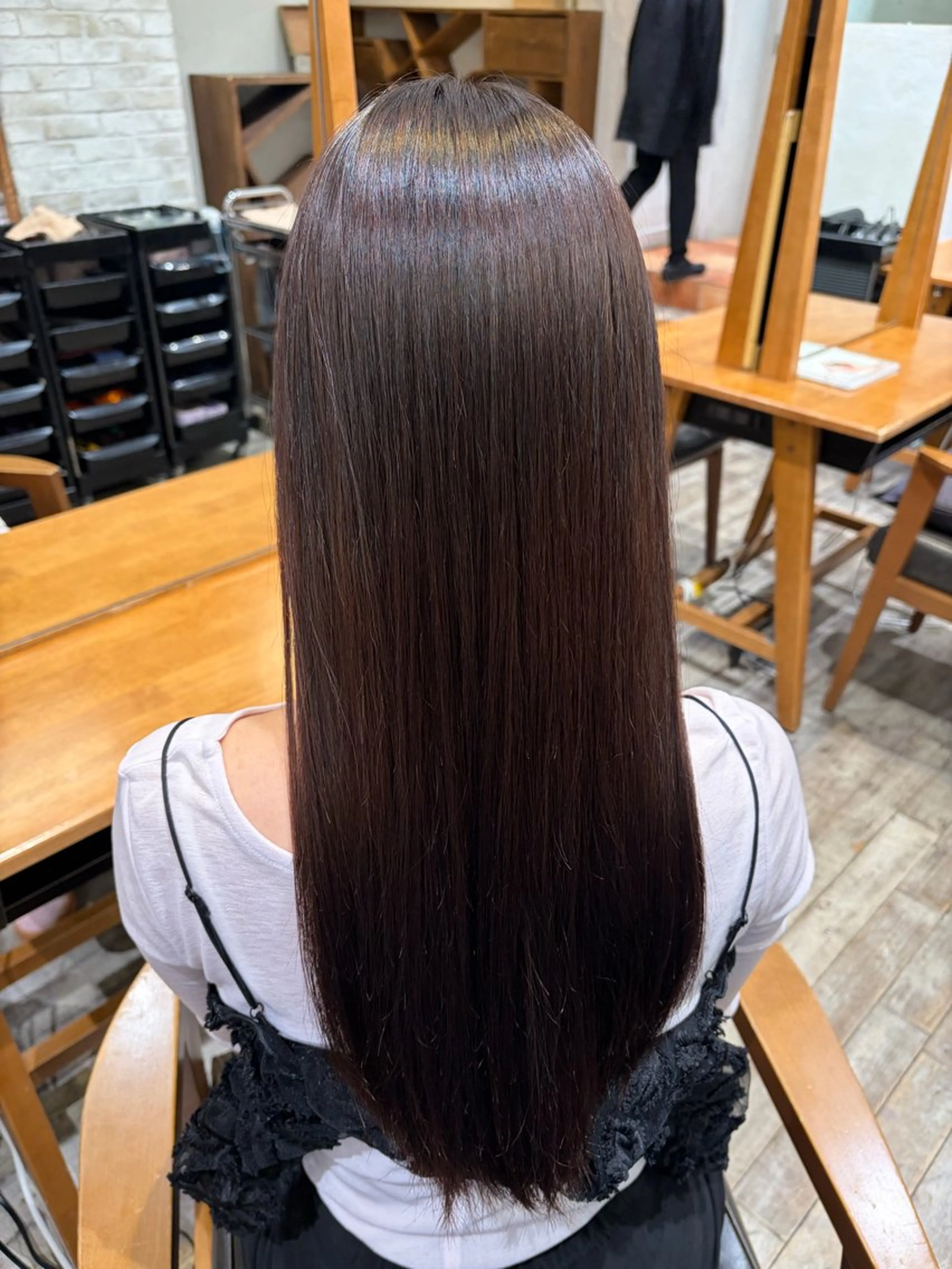 ロング 縮毛矯正 平居 舞白のヘアスタイル