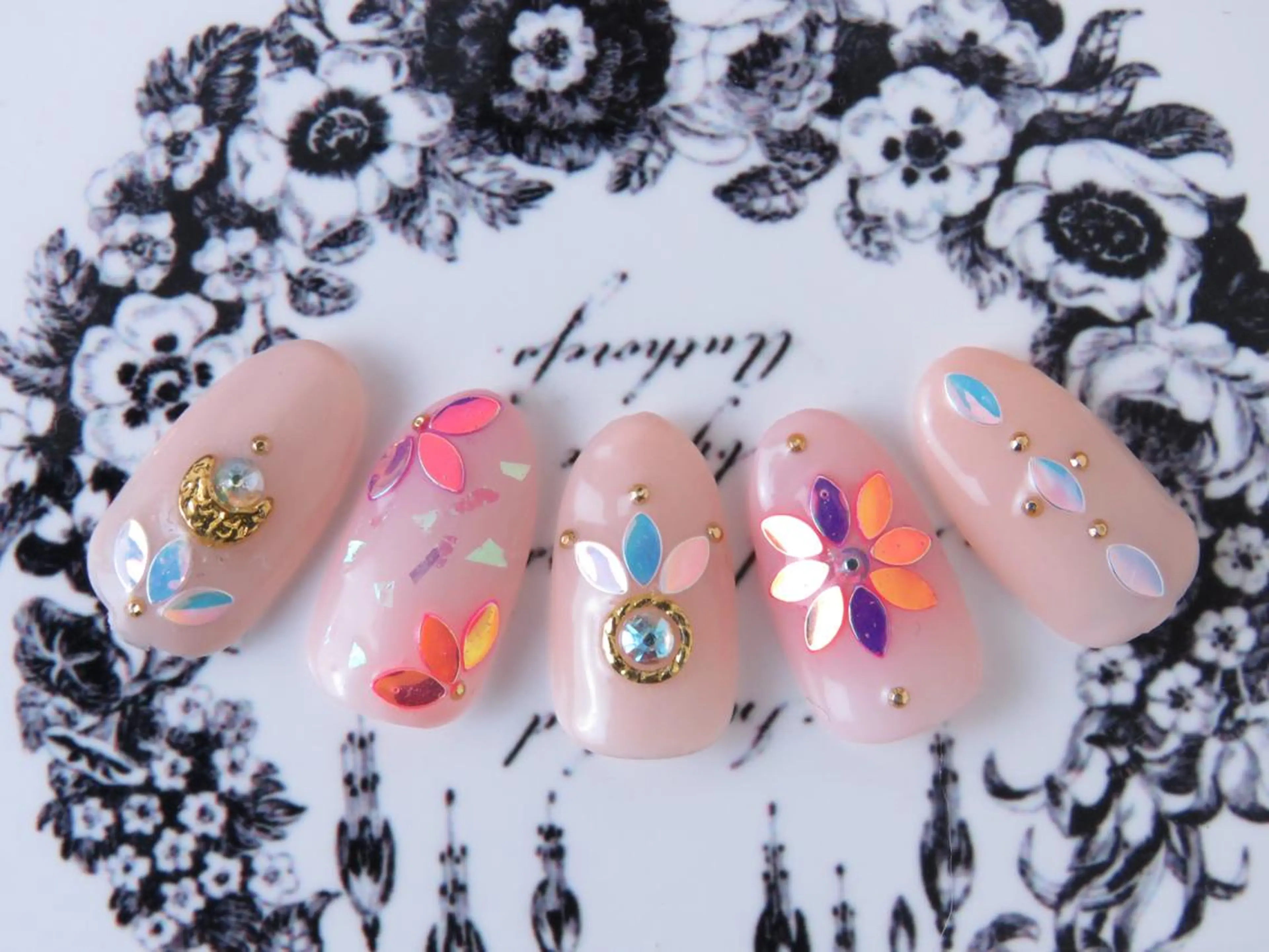 ネイル LOVE NAIL 💕Sonoのネイルデザイン