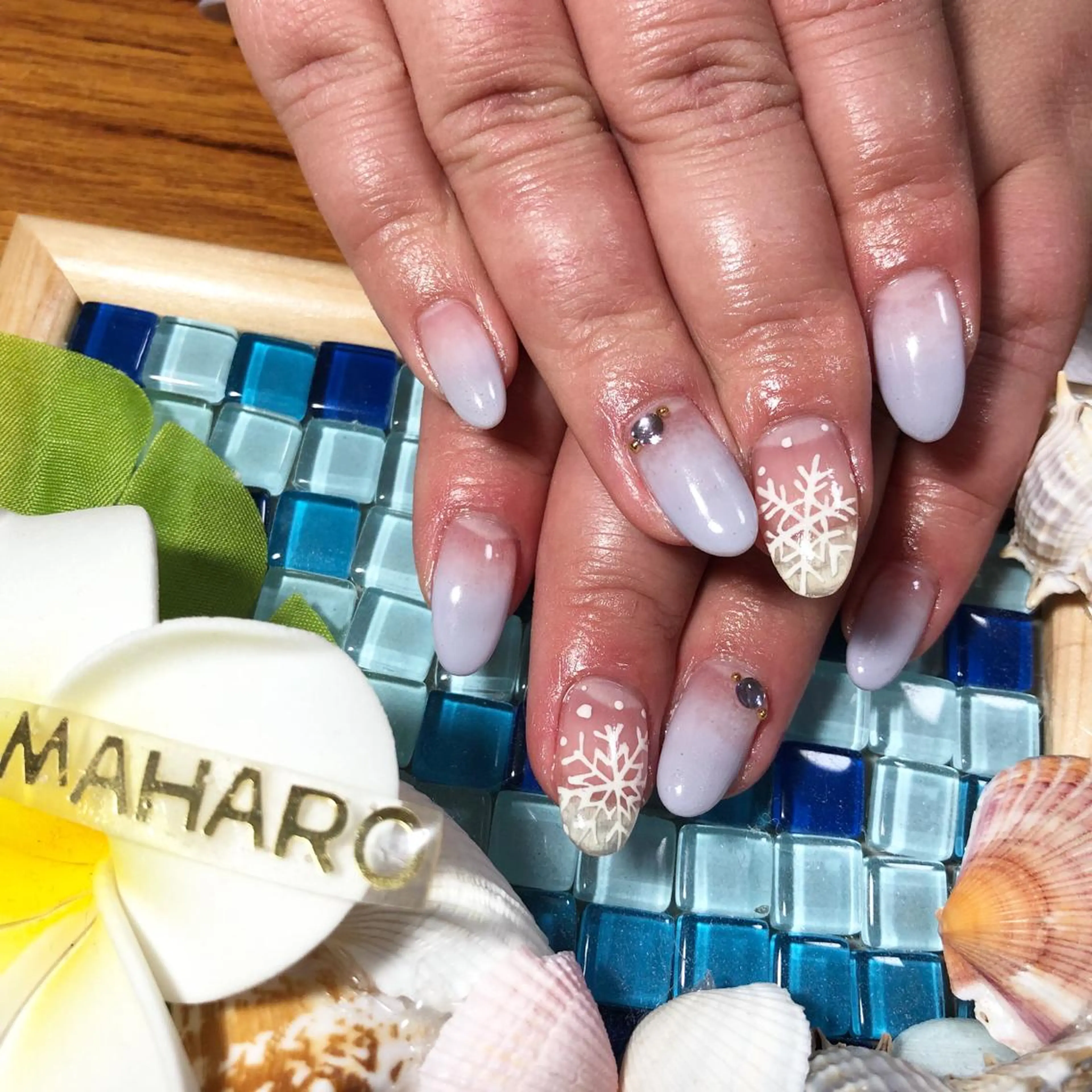 ネイル アートネイル ストーンネイル MaHaRo所属・S HARUKAのネイルデザイン