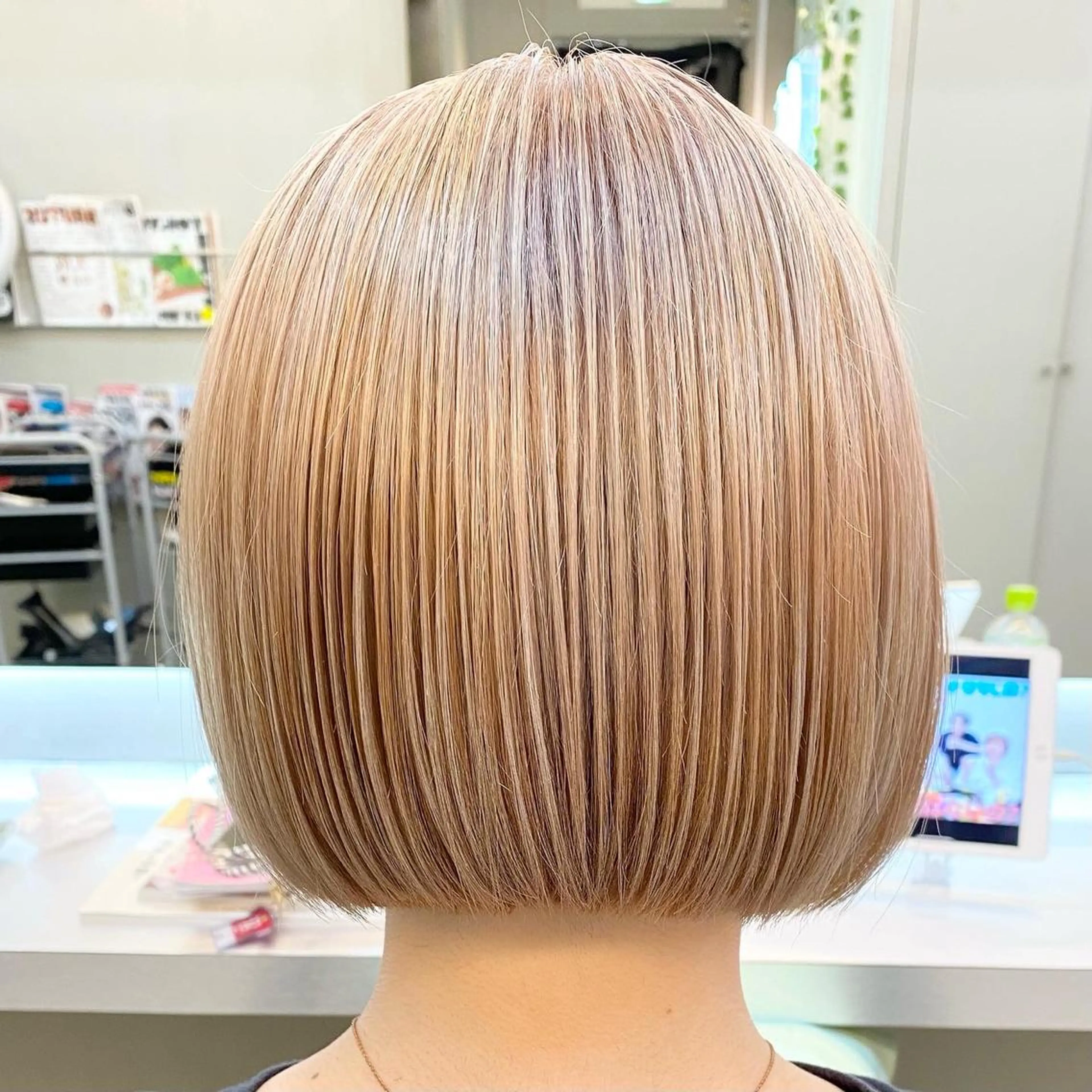 ミディアム カラー ブロンド 透明感カラー ボブ カット ヘアカラー トリートメント ✨髪質改善職人✨ デザインカラー/若林のヘアスタイル