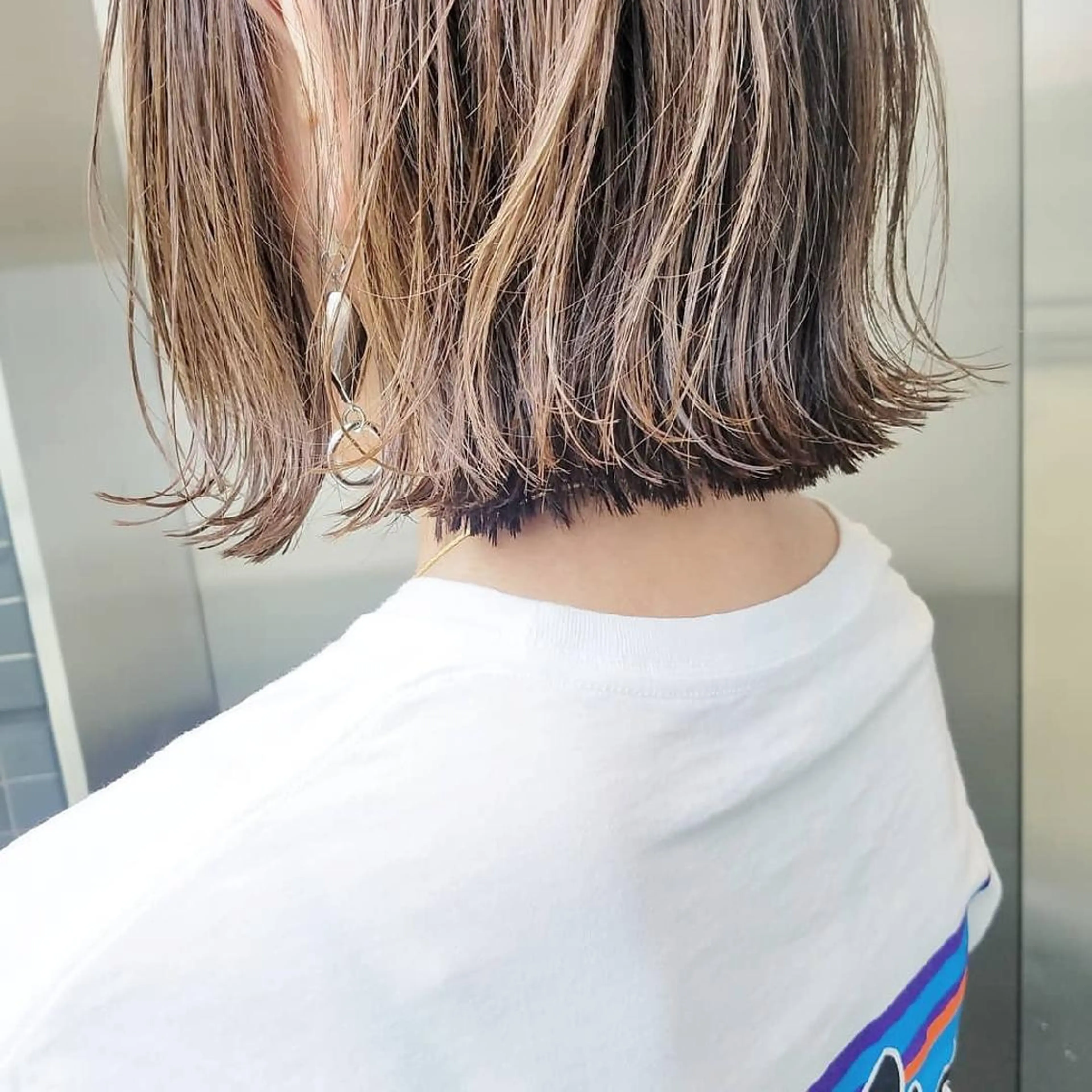 ショート カラー ハイトーンカラー iplus✴ まつげ、眉毛、耳つぼのマツエク・マツパデザイン