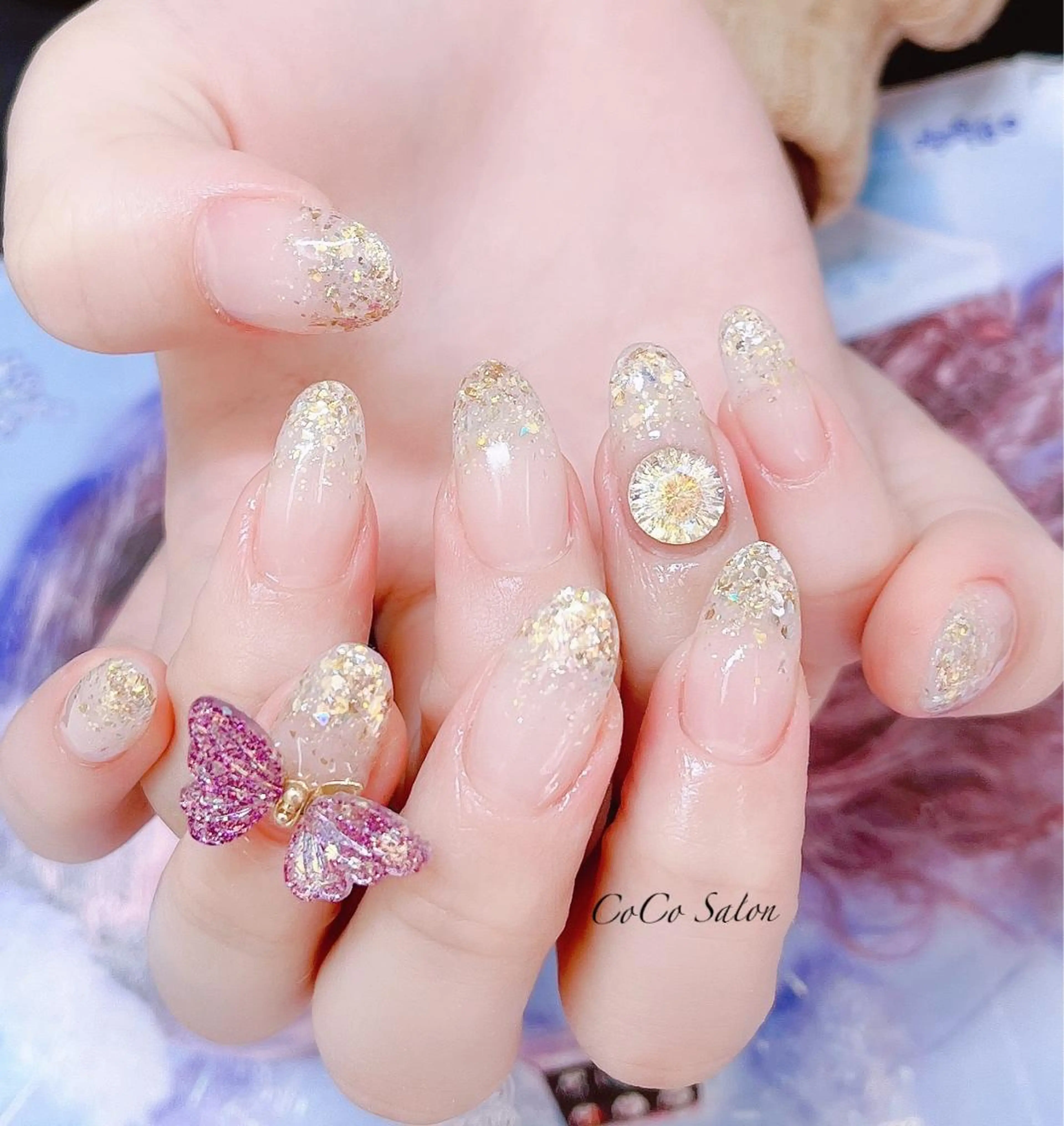 ネイル 成人式 長さ出し ジェルネイル ゴールド グラデーション CoCoSalon ネイル/まつ毛予約のネイルデザイン