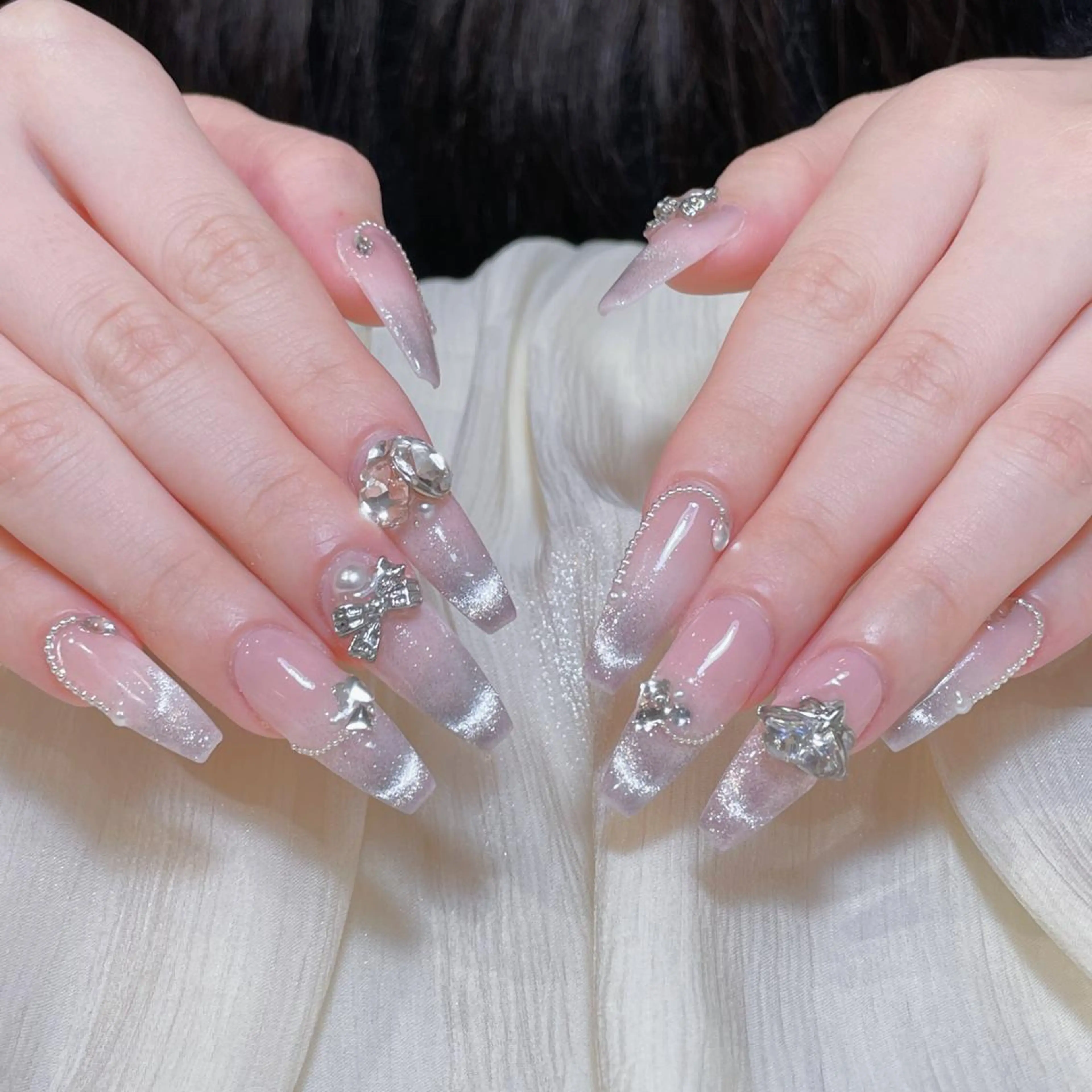ネイル アートネイル オーロラネイル ガーリー キラキラネイル 韓国ネイル ハンドネイル Diamond NAIL✨のネイルデザイン