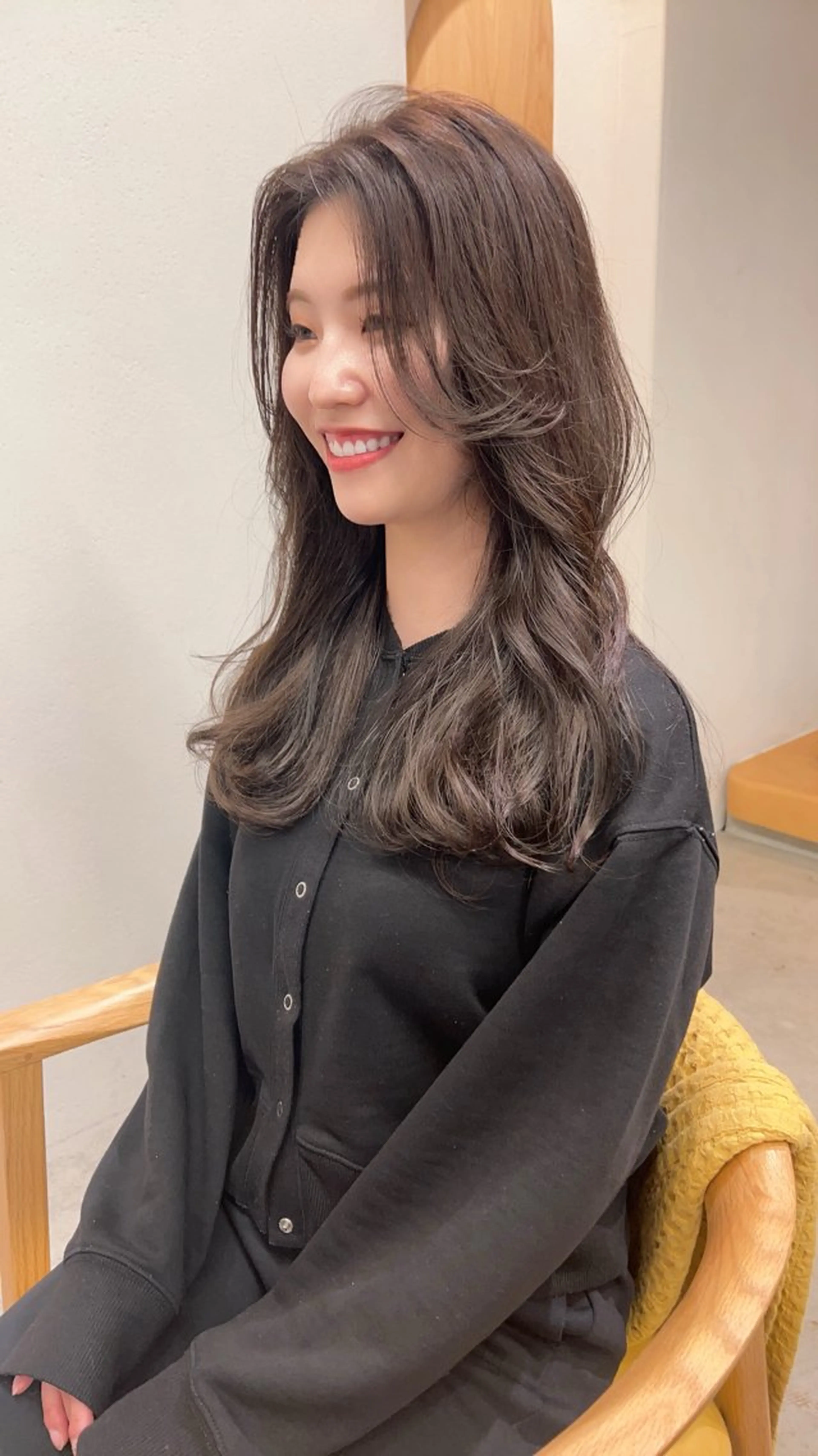 ロング カラー ロングレイヤー アッシュ ベージュカラー ブリーチ 透明感カラー カット ヘアカラー トリートメント 日本一丁寧なカット/ 小林輝🍀︎のヘアスタイル