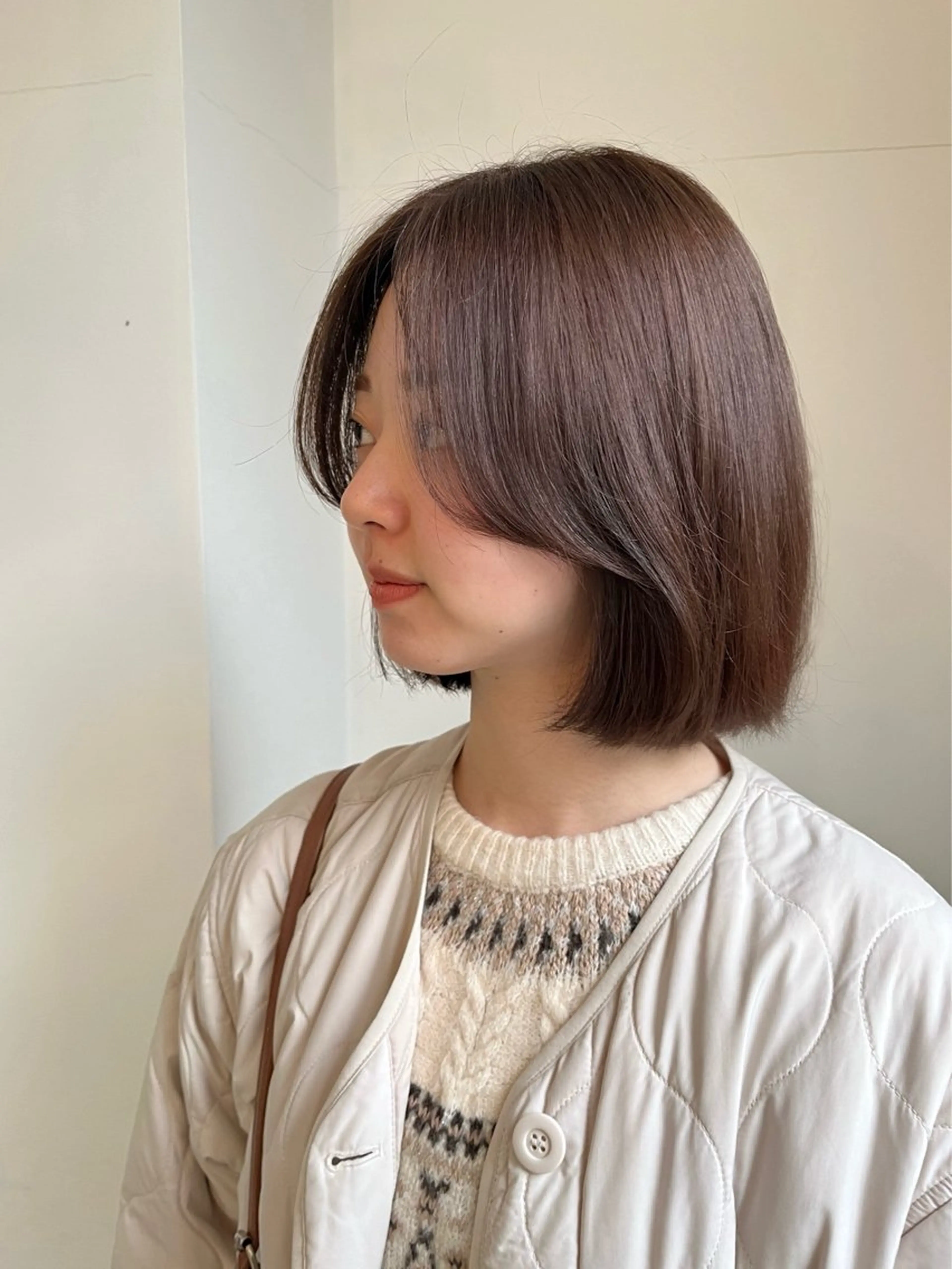 ショート カラー 透明感カラー ボブ 韓国風ヘア KANO🌷 ブリーチなしカラーのヘアスタイル