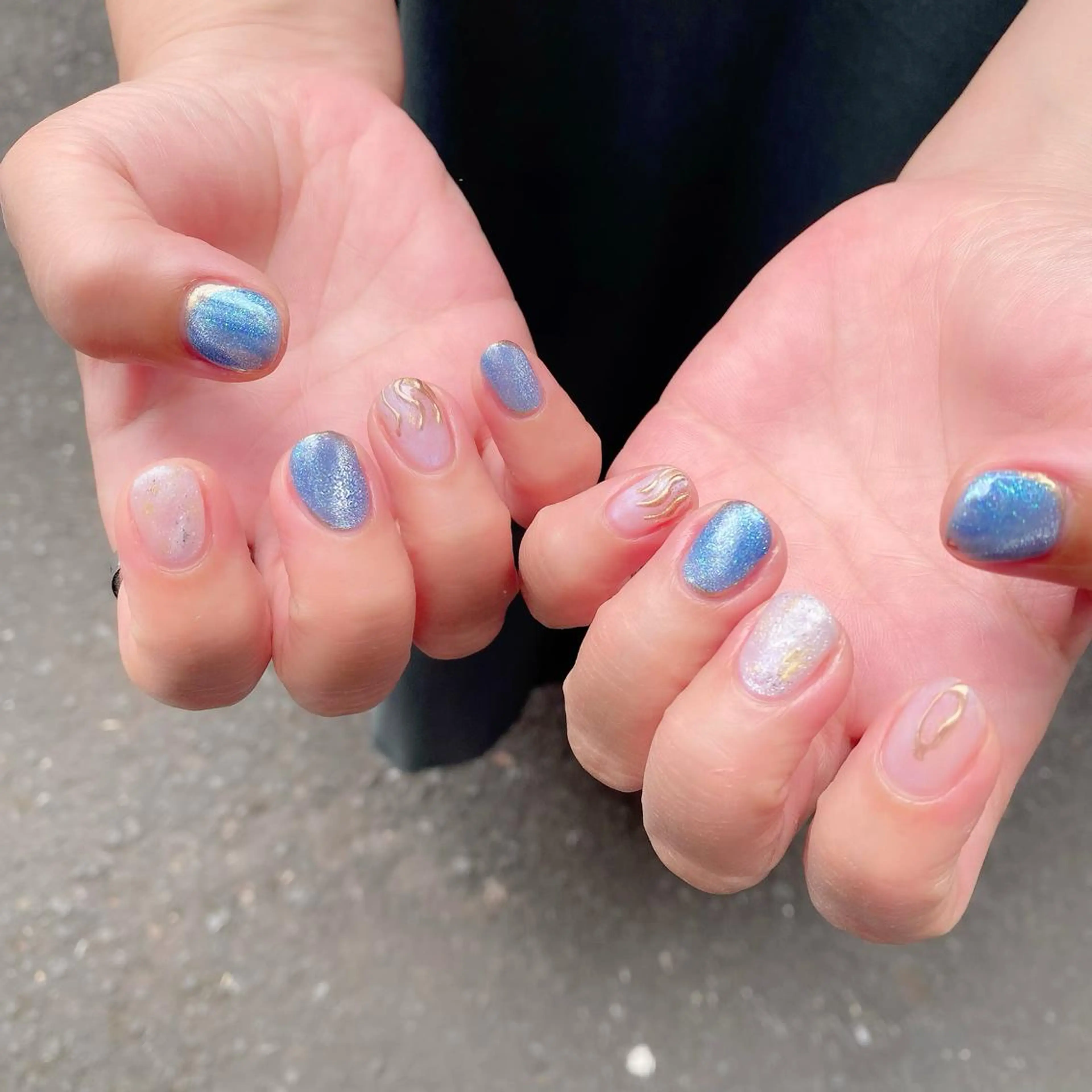 ミディアム カラー パーマ ヘアアレンジ メンズ キッズ ネイル マツエク・マツパ アイブロウ ブルーカラー パリジェンヌラッシュリフト まつげパーマ ブルー マグネットネイル Salon Ｋのネイルデザイン