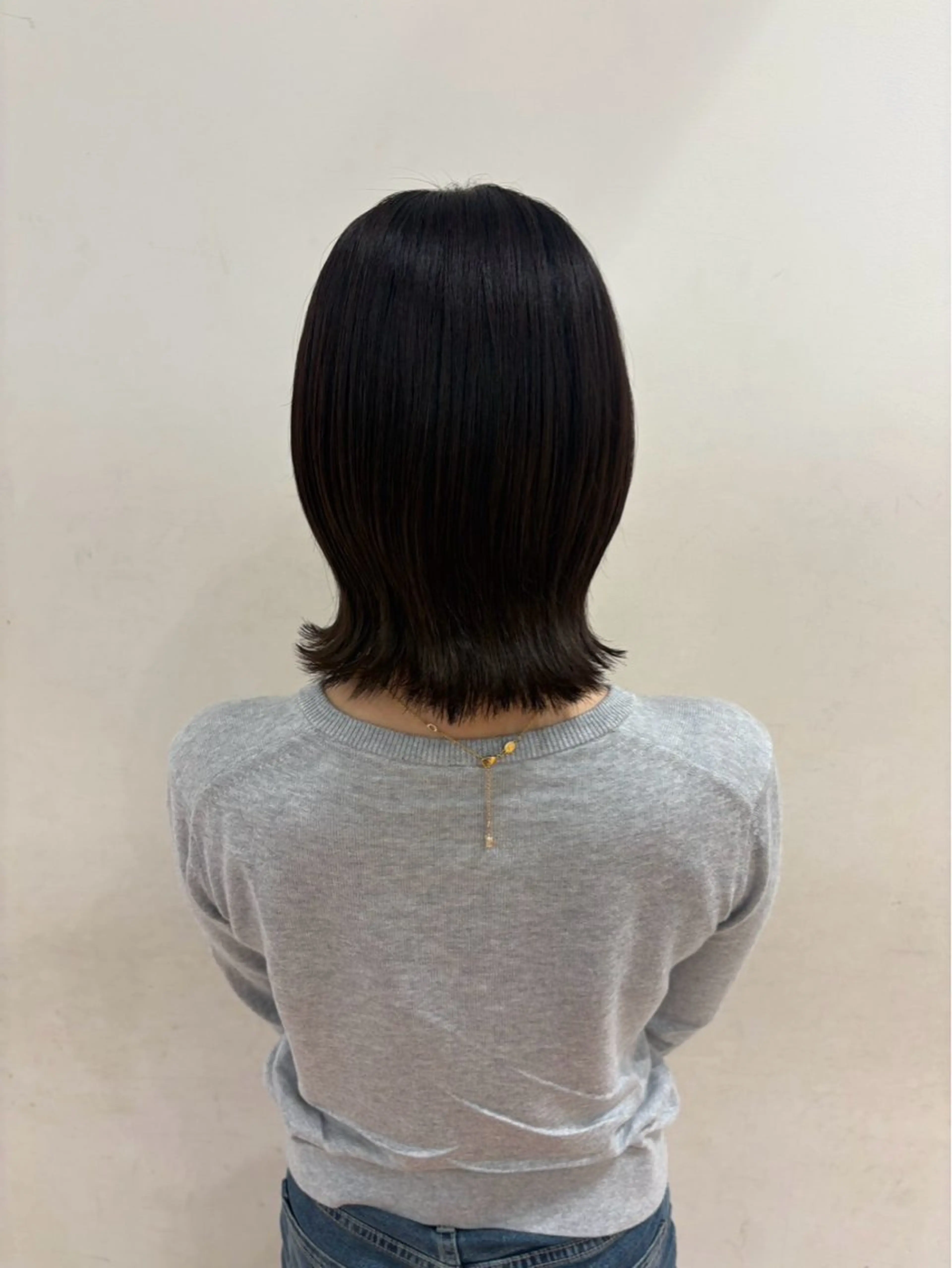 ミディアム 荒川 三希のヘアスタイル