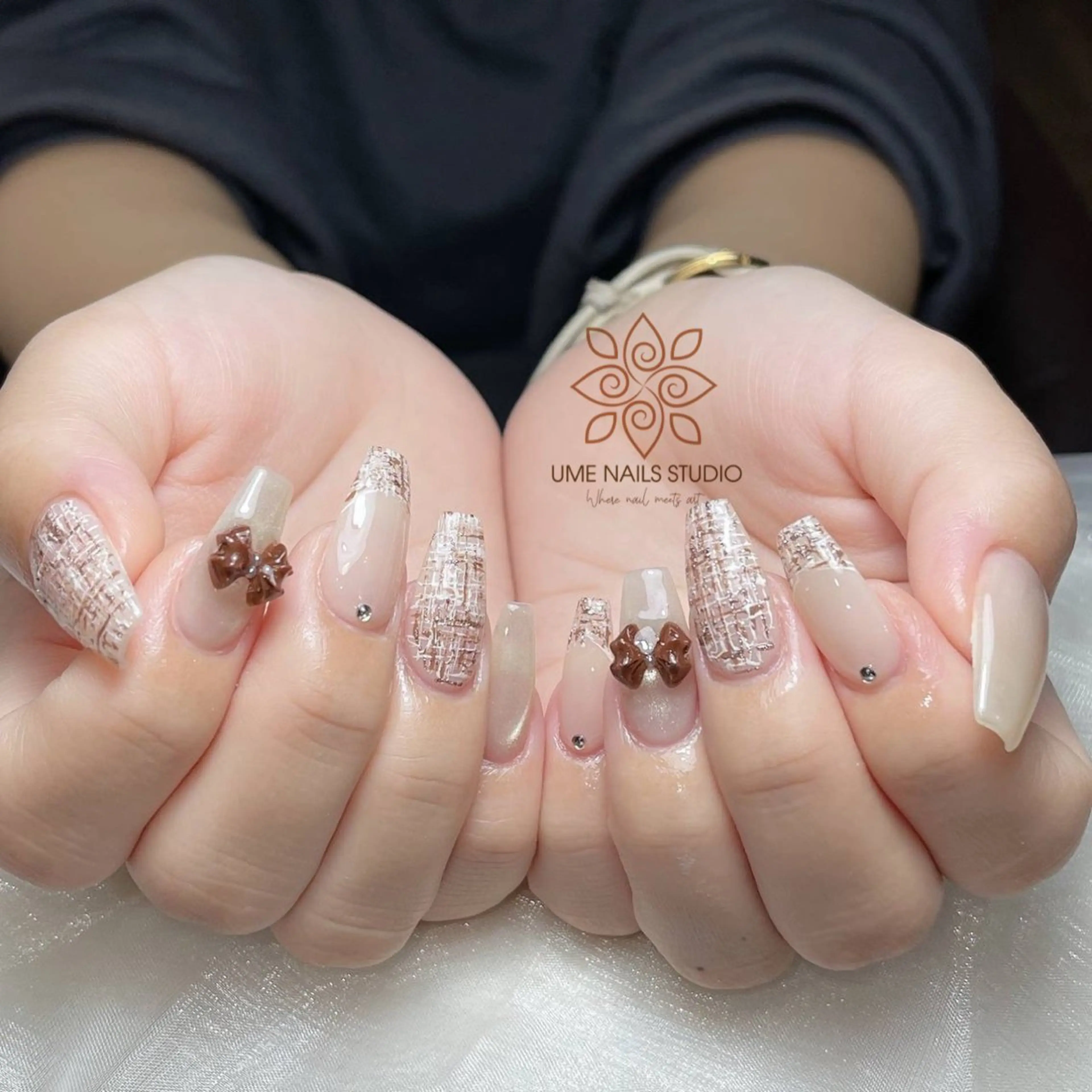 ネイル チークネイル クリアネイル ガーリー キラキラネイル 韓国ネイル ハンドネイル Ume Nail Studioのネイルデザイン