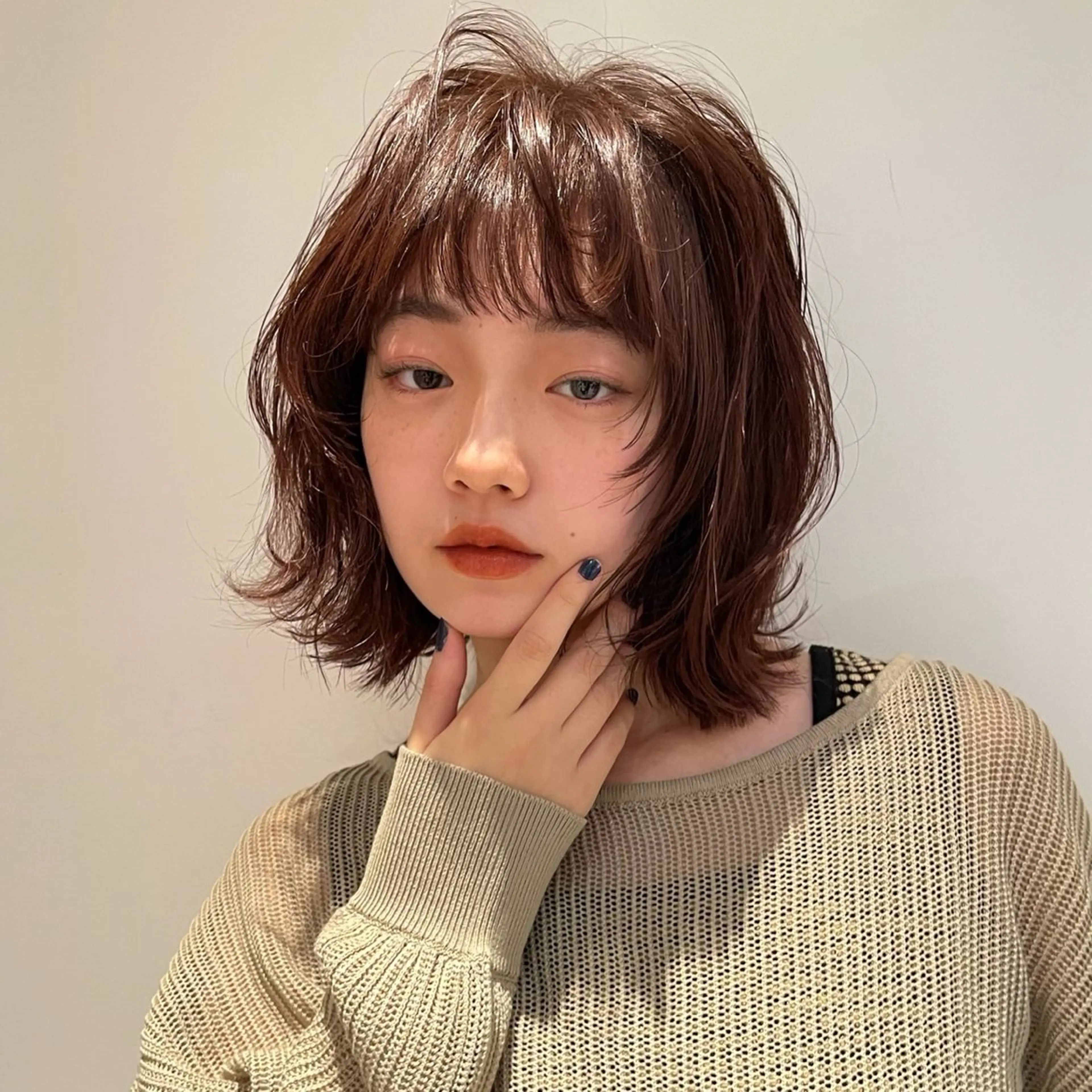 ショート カラー 顔まわりレイヤー ハッシュカット ハイレイヤー 韓国風ヘア レイヤーカット 似合わせカット レイヤーカットのヘアスタイル