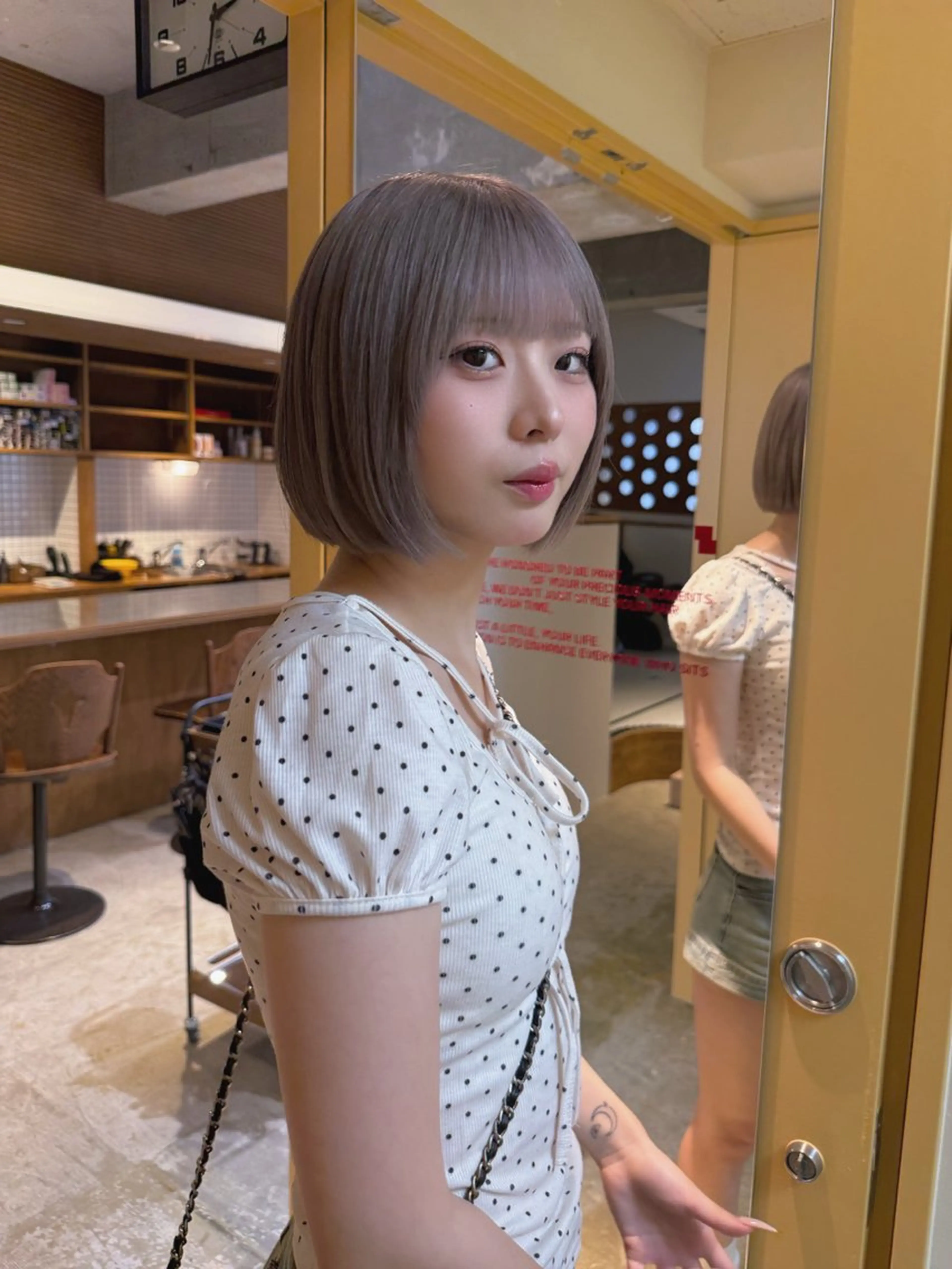ミディアム カラー ベージュカラー ブリーチ ホワイトベージュ miyuki .のヘアスタイル