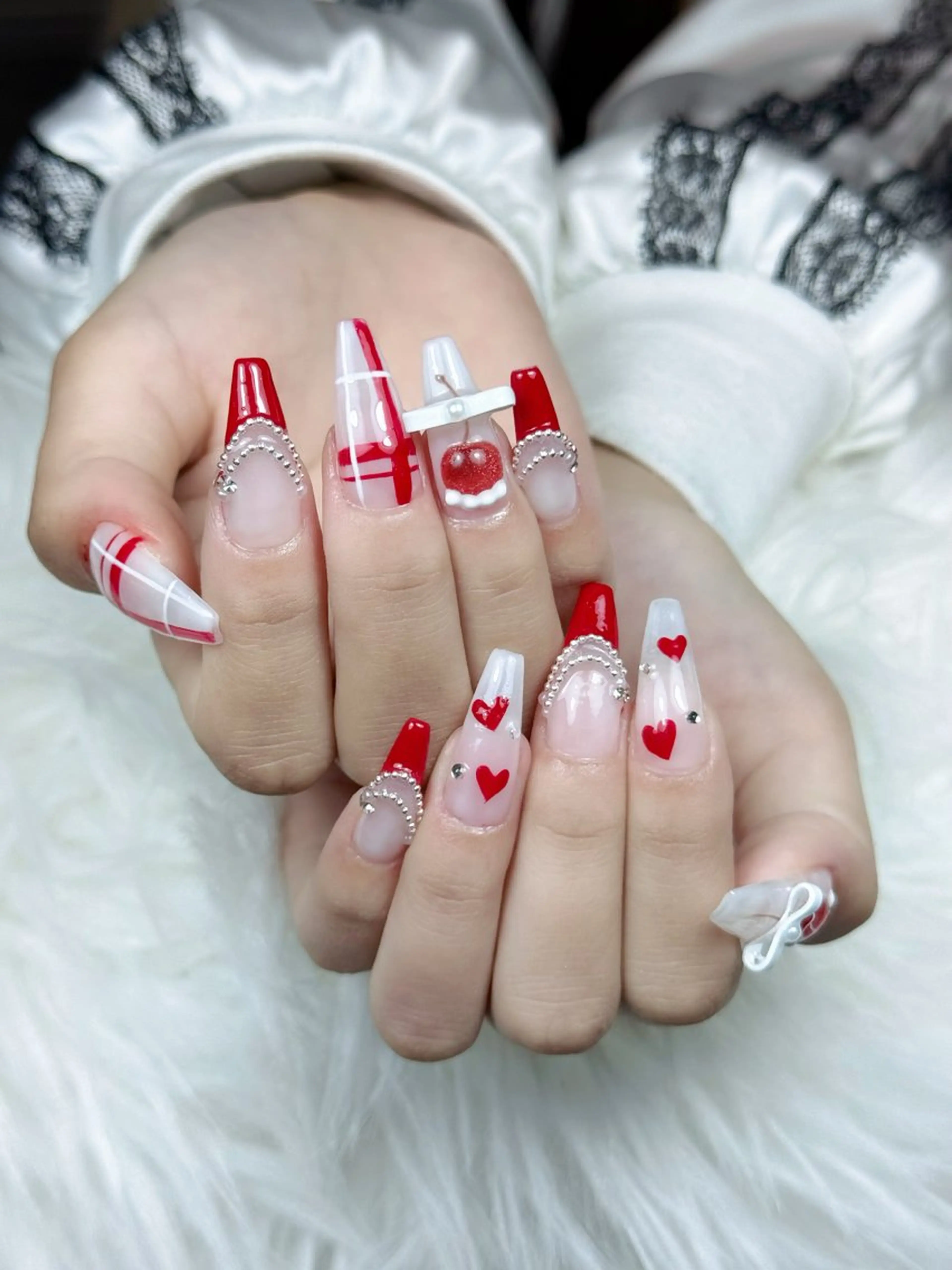 ネイル フレンチネイル ジェルネイル キラキラネイル 韓国ネイル マグネットネイル Julli nail studio所属・Julli NailStudioのネイルデザイン