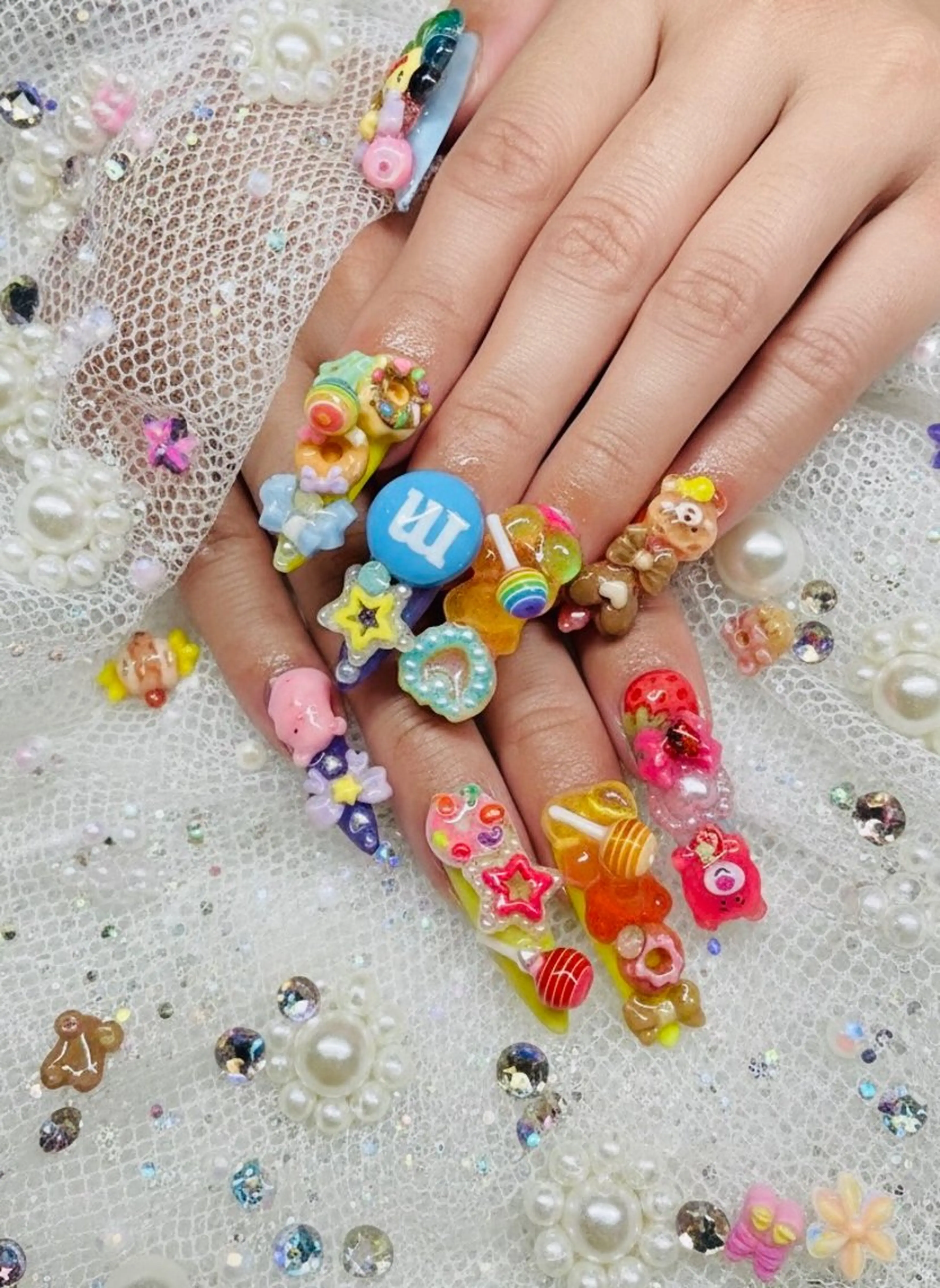 ネイル ハンドネイル 24時間営業 UNABOMBAのネイルデザイン