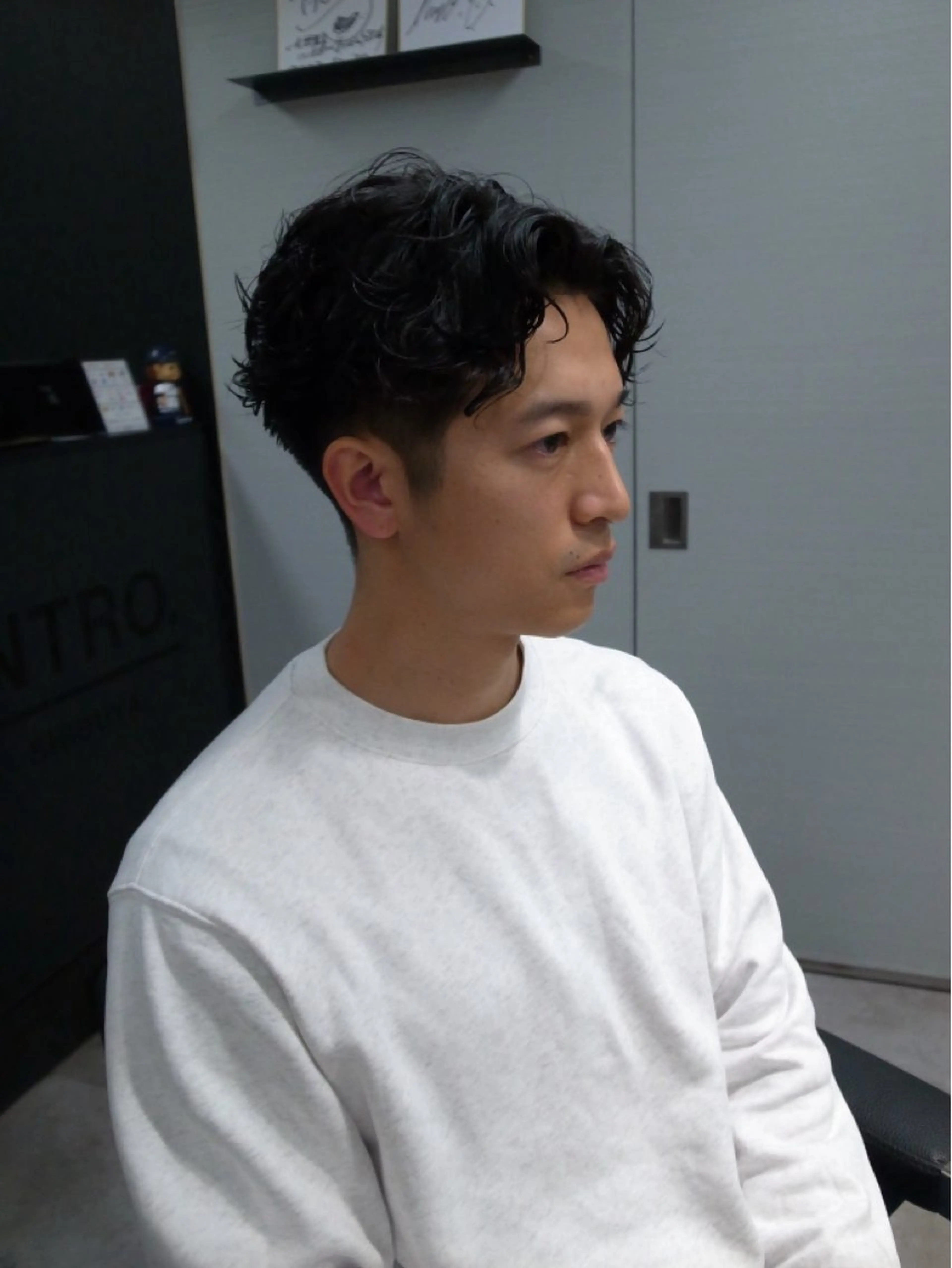ショート パーマ メンズ センターパート メンズパーマ カット パーマ INTRO SHIBUYA by Fi-Ne所属・💈メンズフェード 特化DAIYA💈のヘアスタイル