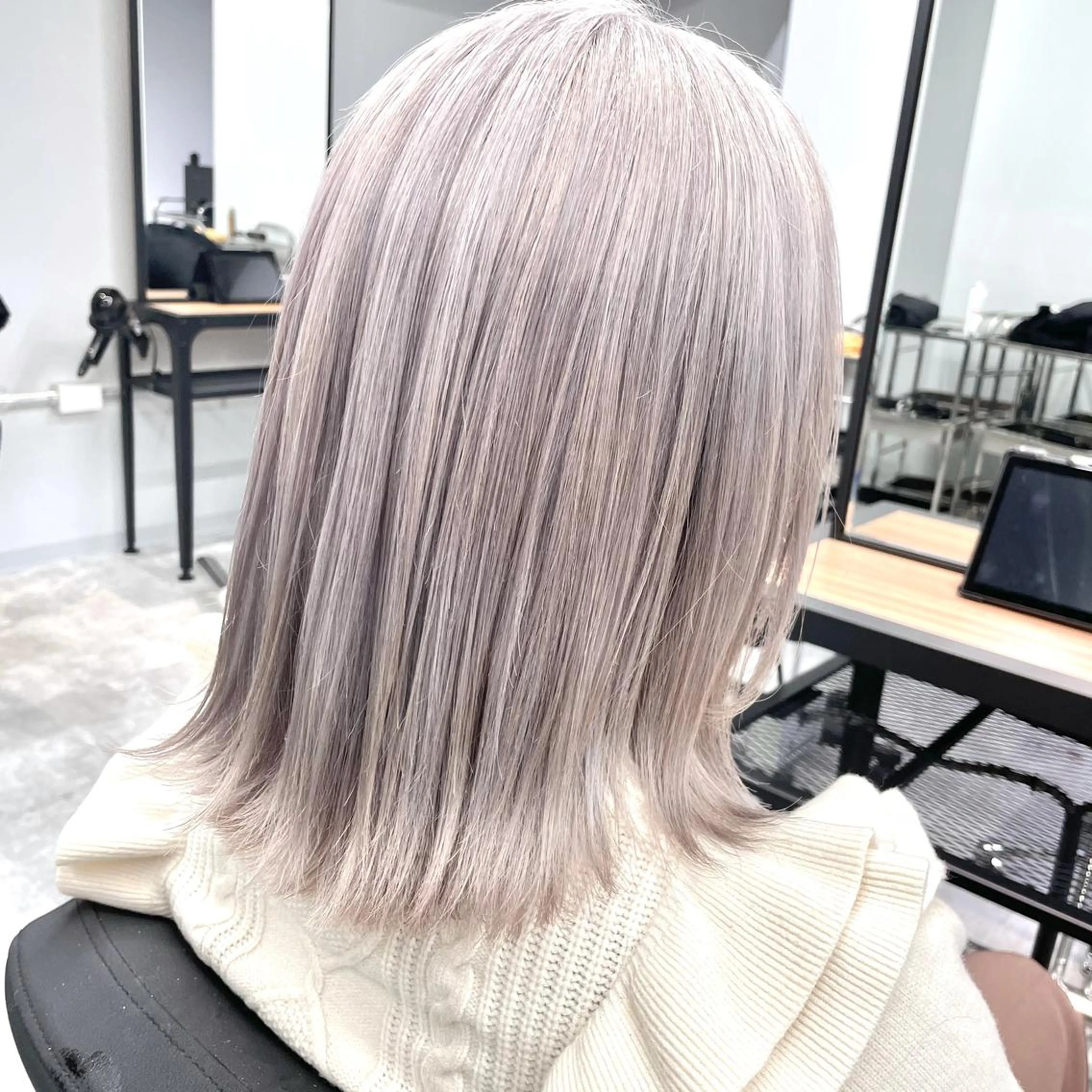 セミロング カラー ハイトーンカラー ヘアカラー トリートメント MiL所属・✨ハイトーン✨ 濱田知孝のヘアスタイル