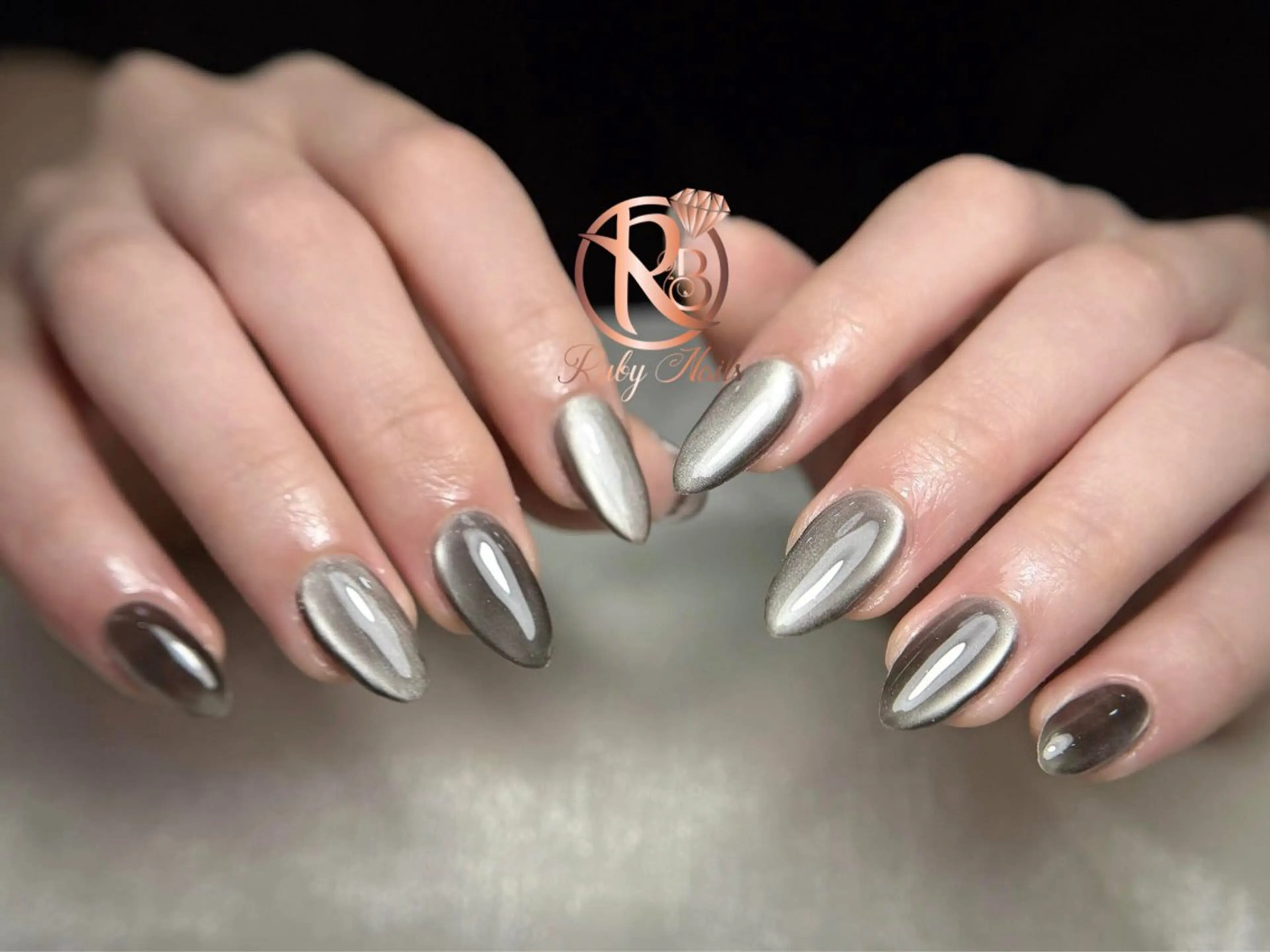 ネイル グラデーション キラキラネイル ピンク RUBY Nail 日暮里店のネイルデザイン