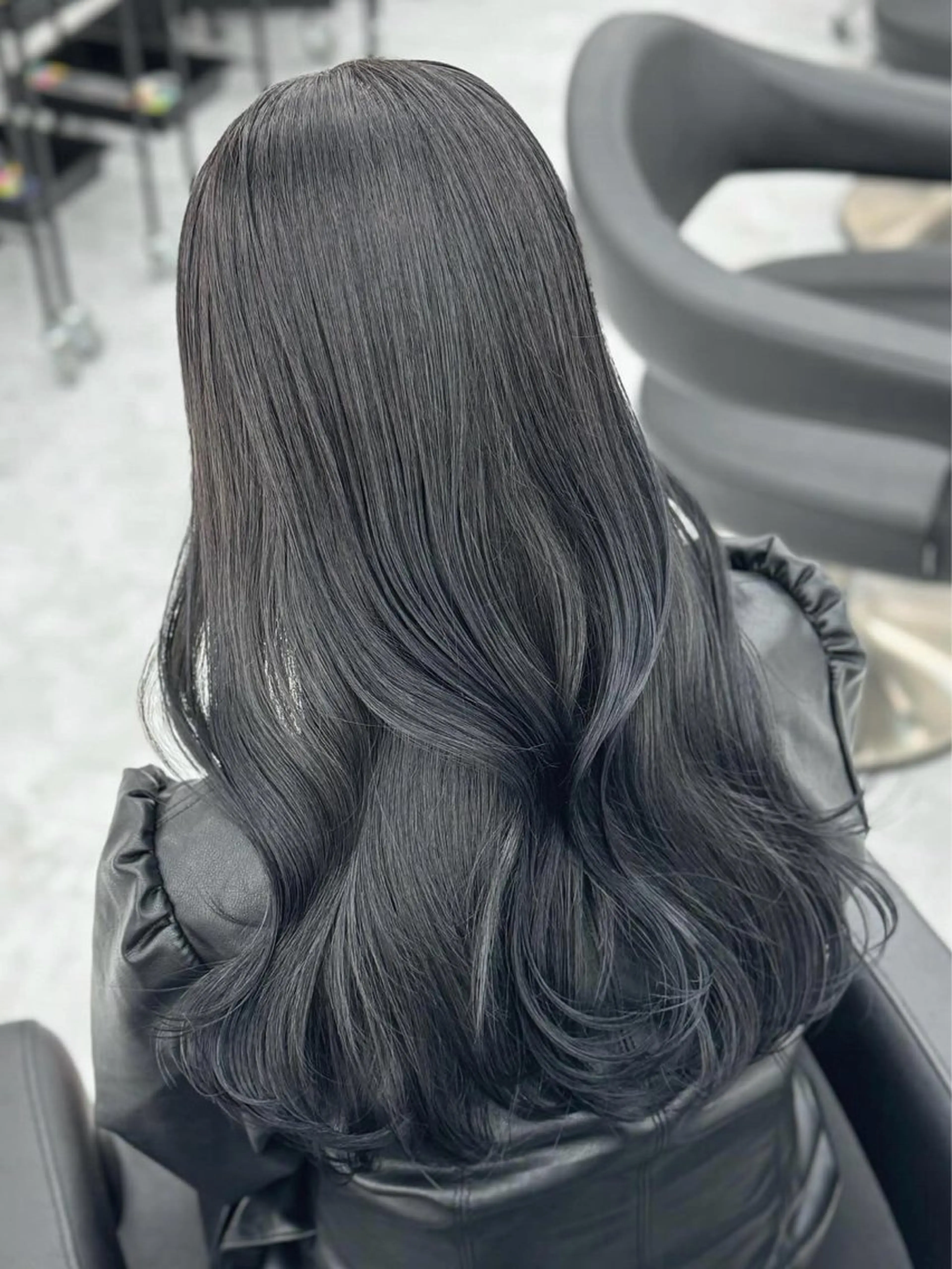 ロング カラー 黒髪 ブルーカラー ブルーブラック レッドカラー くびれヘア ヘアカラー トリートメント ヘアセット 【美髪矯正 Ⅰ 髪質改善】たつやのヘアスタイル