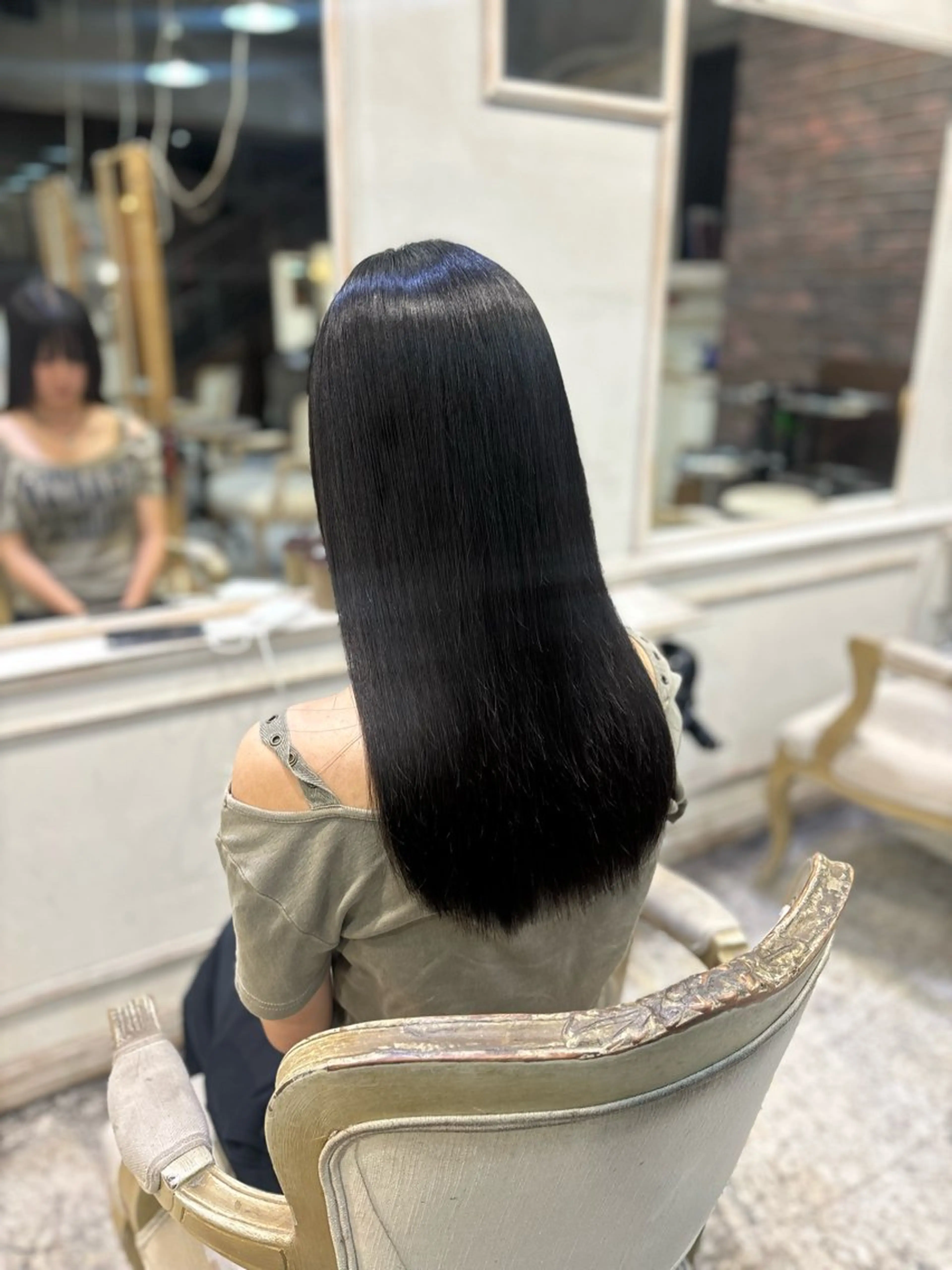 ミディアム カット 縮毛矯正 トリートメント ⭐️ 傷まないカラー 美髪矯正 ⭐YUKIのヘアスタイル
