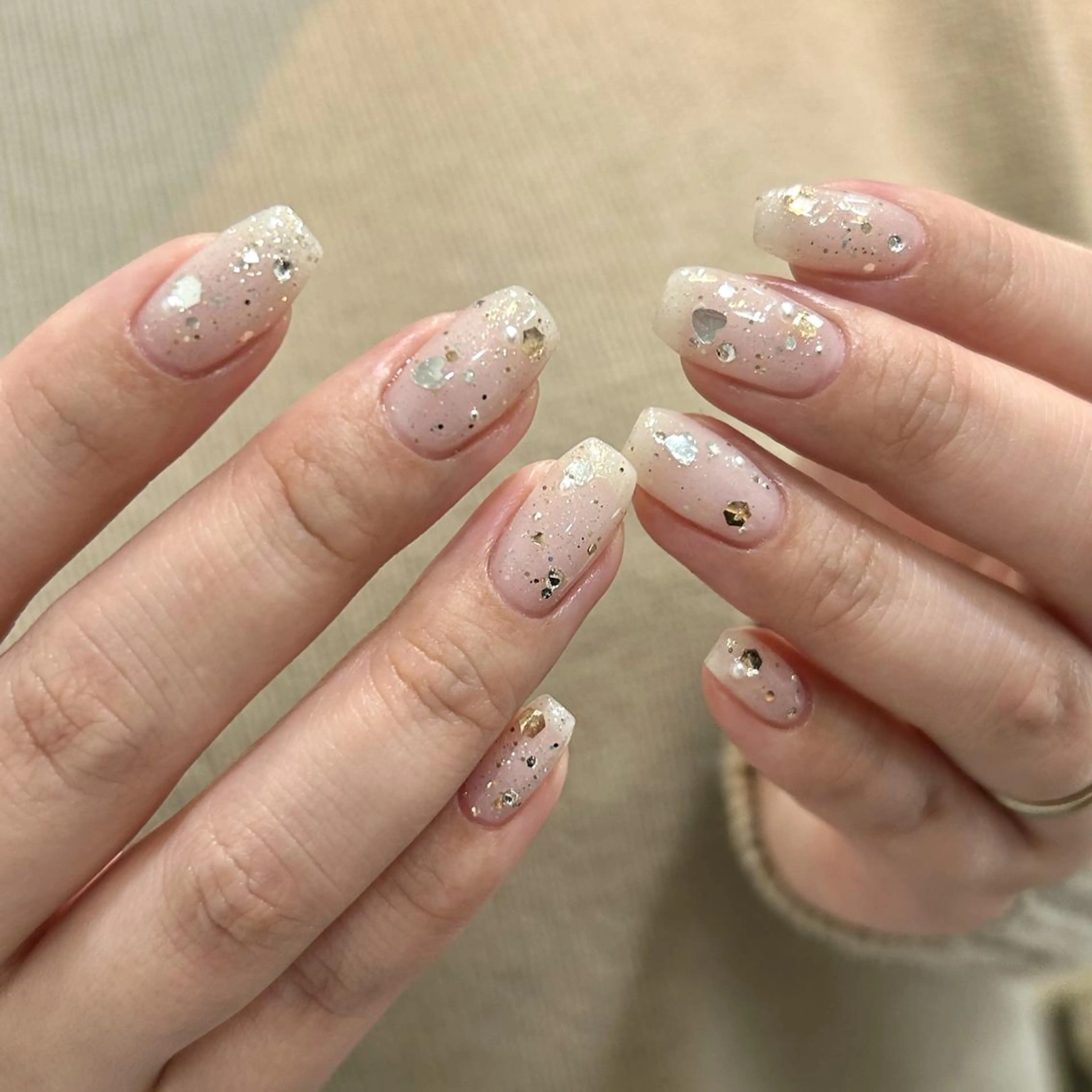 ネイル キラキラネイル 冬ネイル ハンドネイル KAWAZOE KANONのネイルデザイン