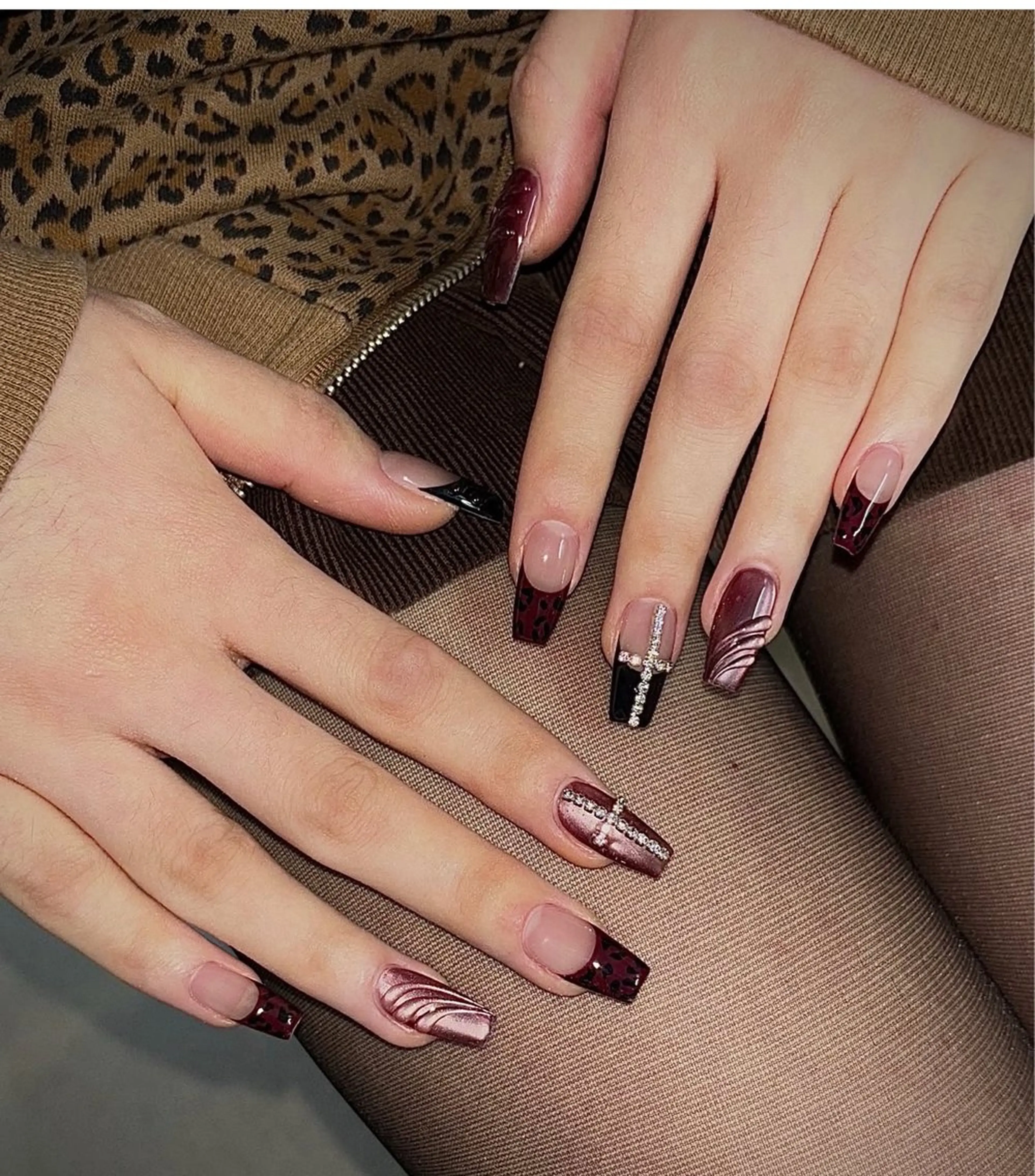 ネイル アニマル柄 オーロラネイル チークネイル フラッシュネイル ジェルネイル ハンドネイル Lina所属・Lina Nail Salonのネイルデザイン