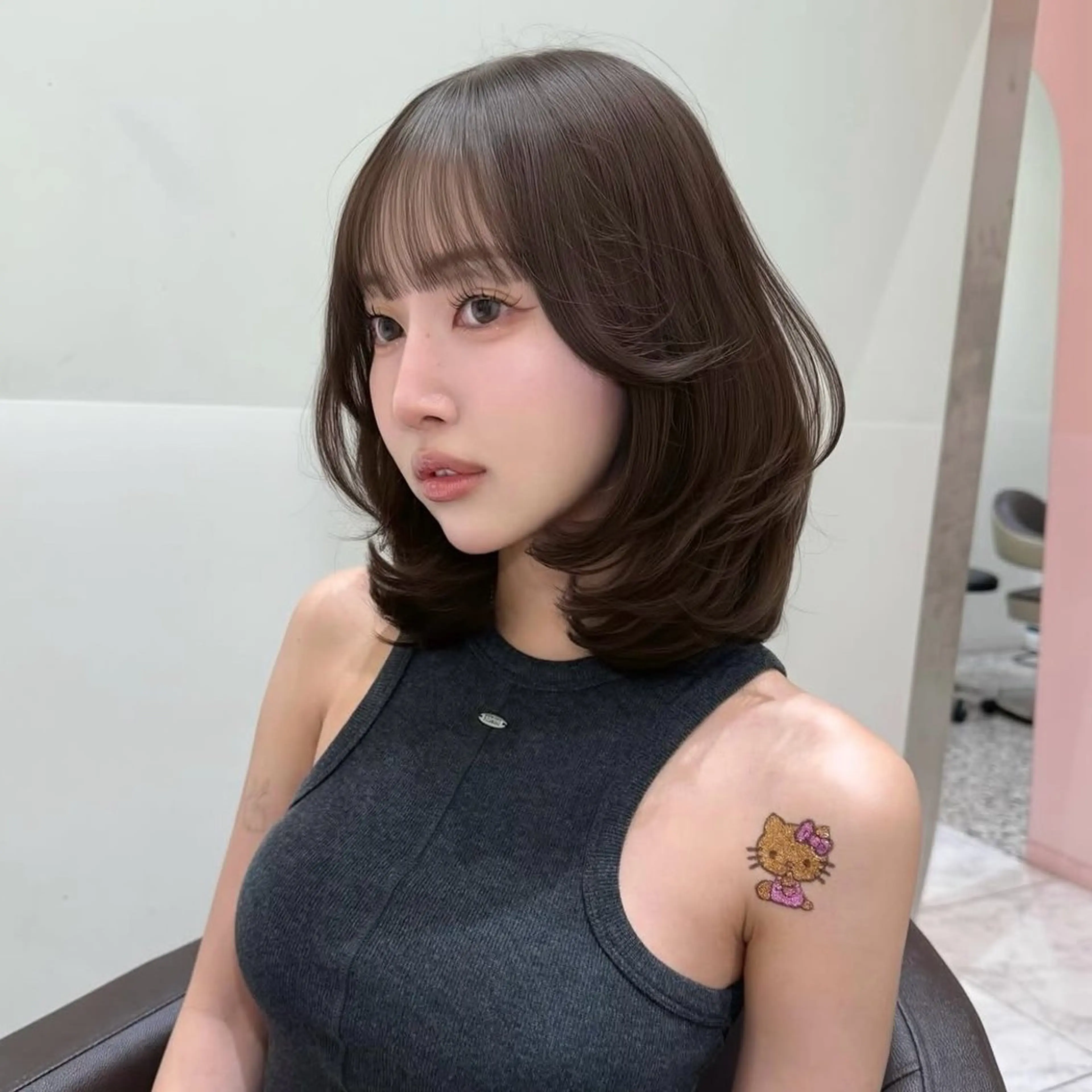 ミディアム カラー ミディアムレイヤー アッシュ ケアカラー ショコラグレージュ グレージュ カット ヘアカラー トリートメント モテ韓国ヘア/ レイヤー🤍RIKAのヘアスタイル
