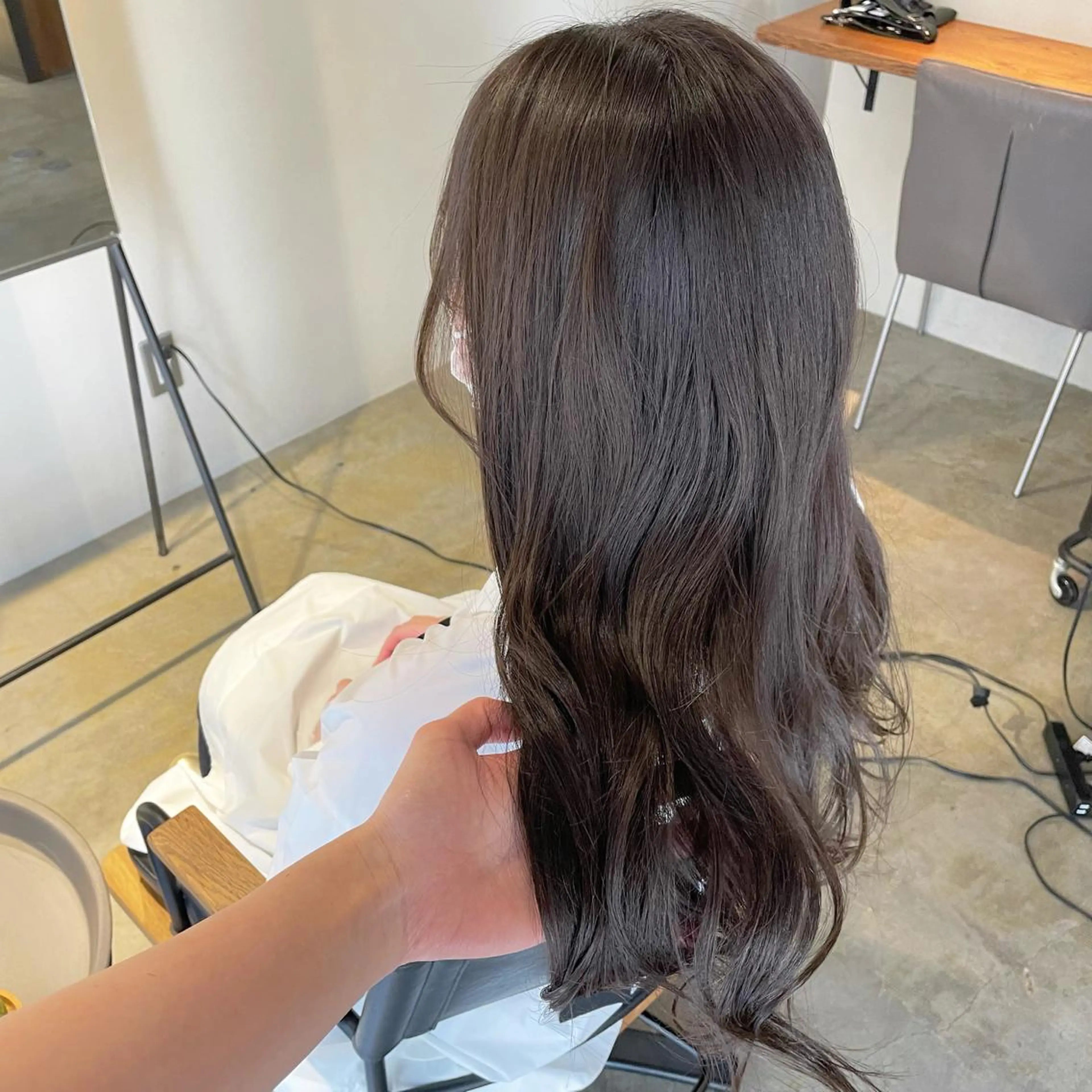 ロング カラー アッシュ アッシュグレー カット ヘアカラー トリートメント Ｒ HAIR SALON所属・RHAIRSALON 西山梓のヘアスタイル