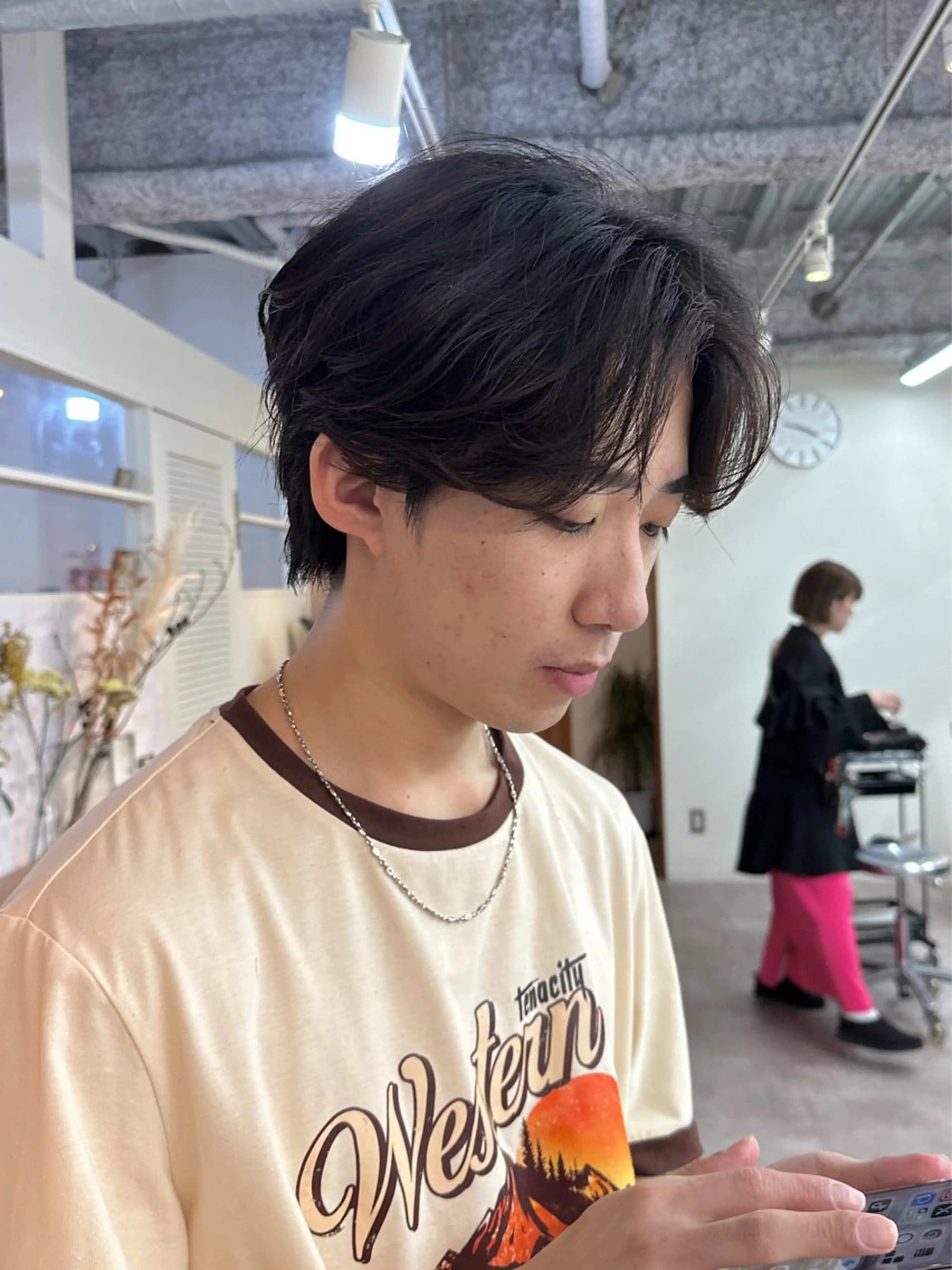ショート メンズ センターパート 刈り上げ カット JINKIメンズ特化 メンズカットパーマのヘアスタイル
