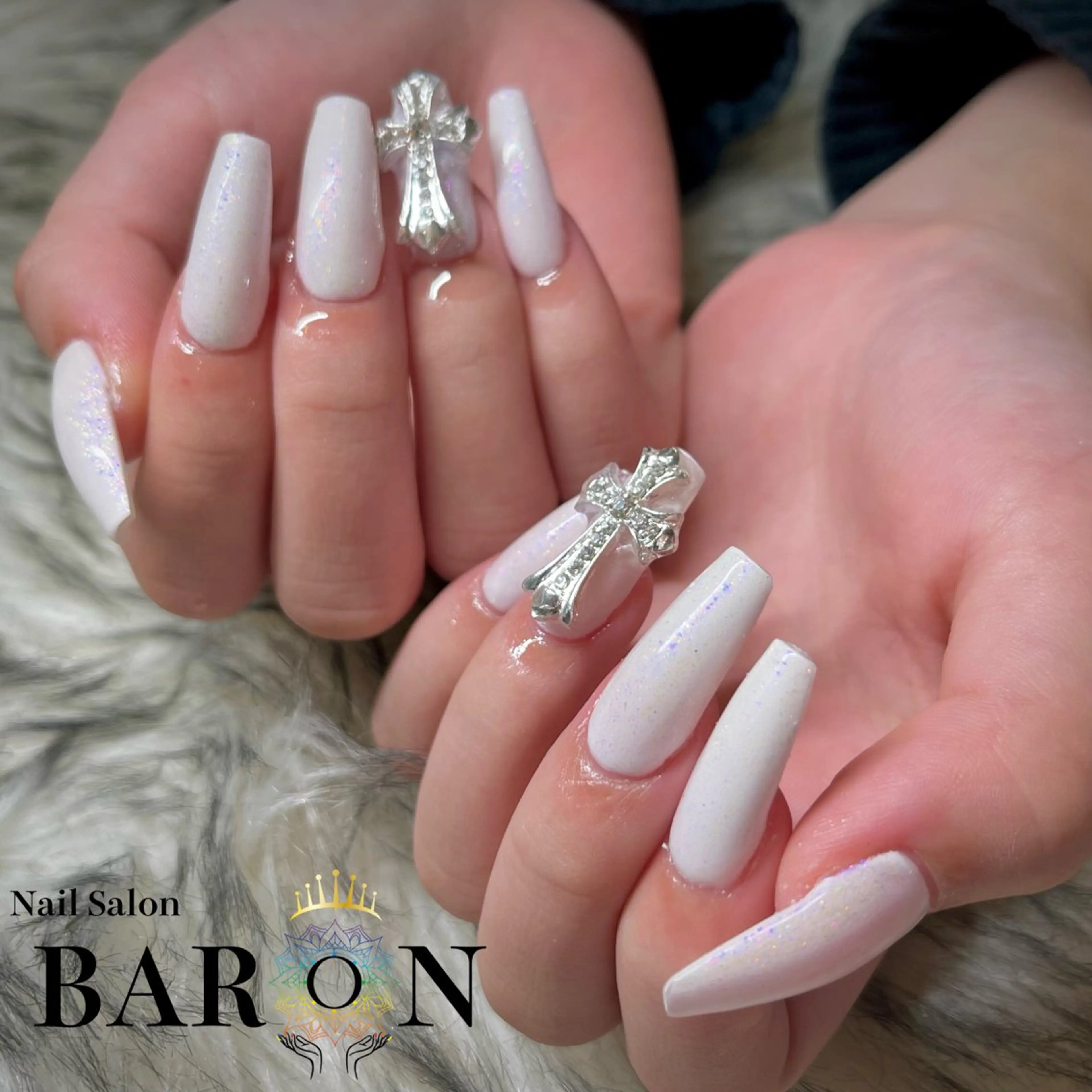 ネイル ホワイト ハンドネイル ☆SAKI☆ BARON 店長のネイルデザイン
