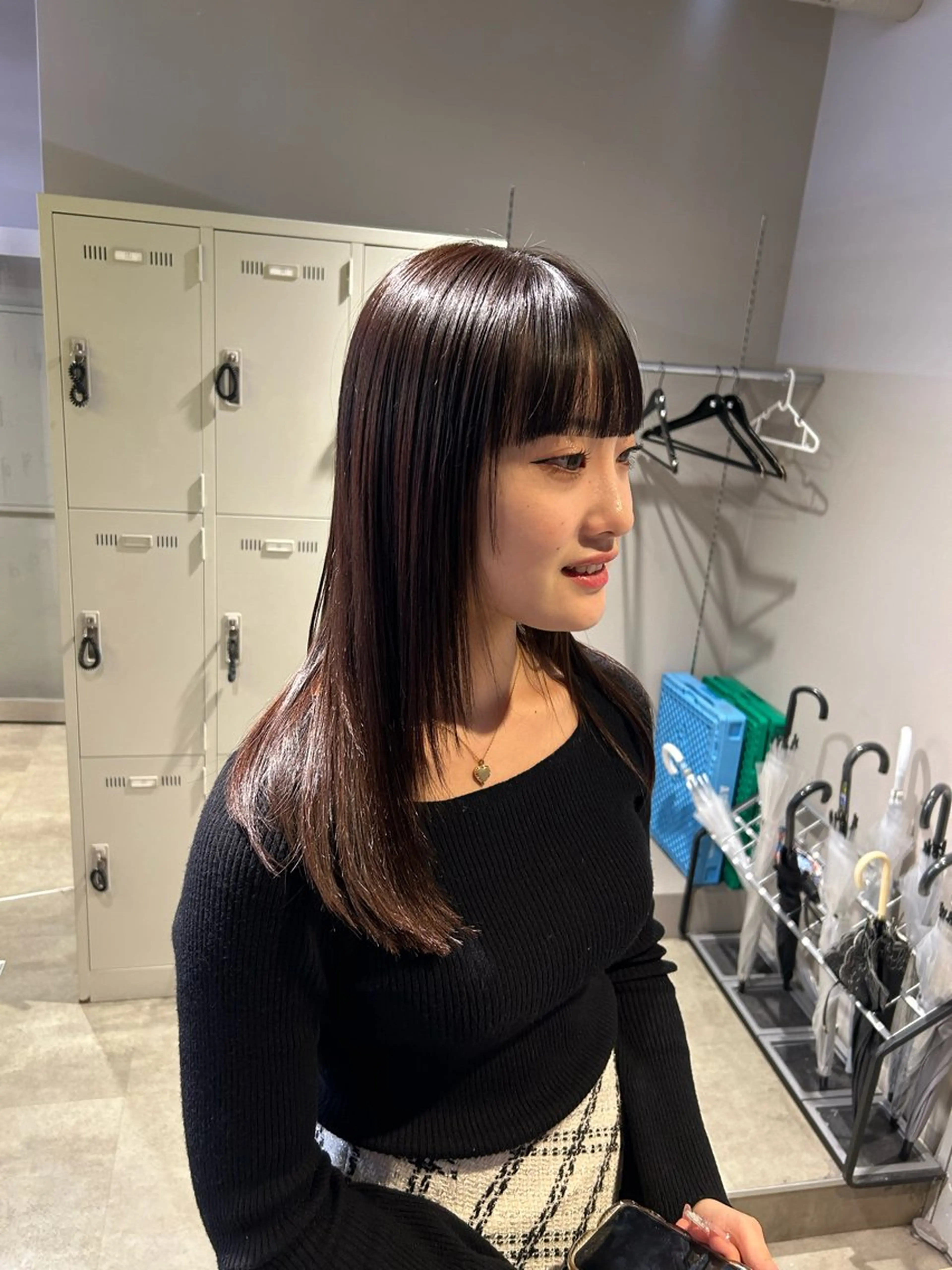 セミロング カラー カット ヘアカラー 韓国ヘア暗髪 ダブルカラーメンズ可のヘアスタイル