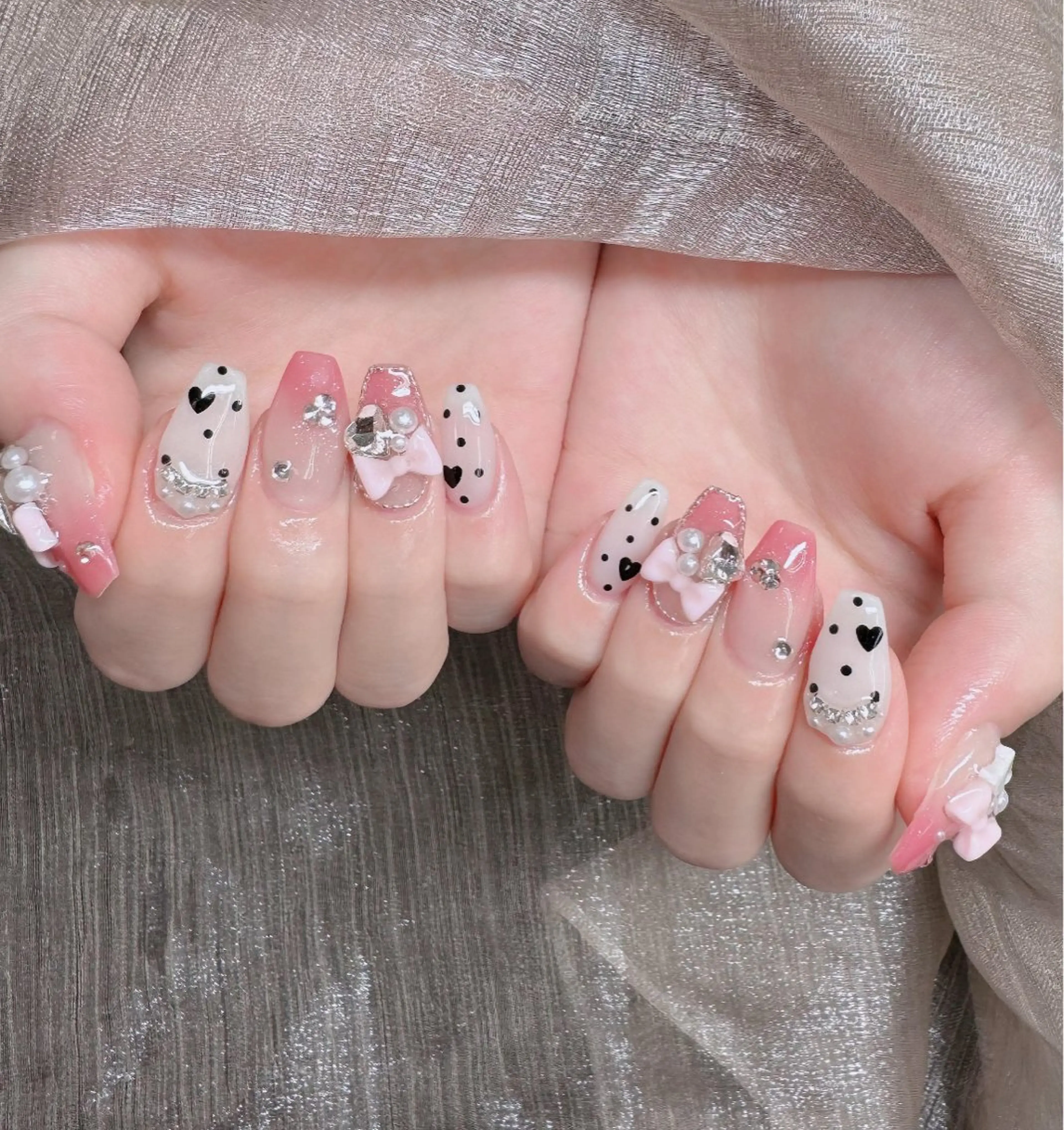 ネイル フレンチネイル ジェルネイル ガラスフレンチ ハロウィン ハート ハンドネイル H.baby nail所属・H.baby Nail Salonのネイルデザイン