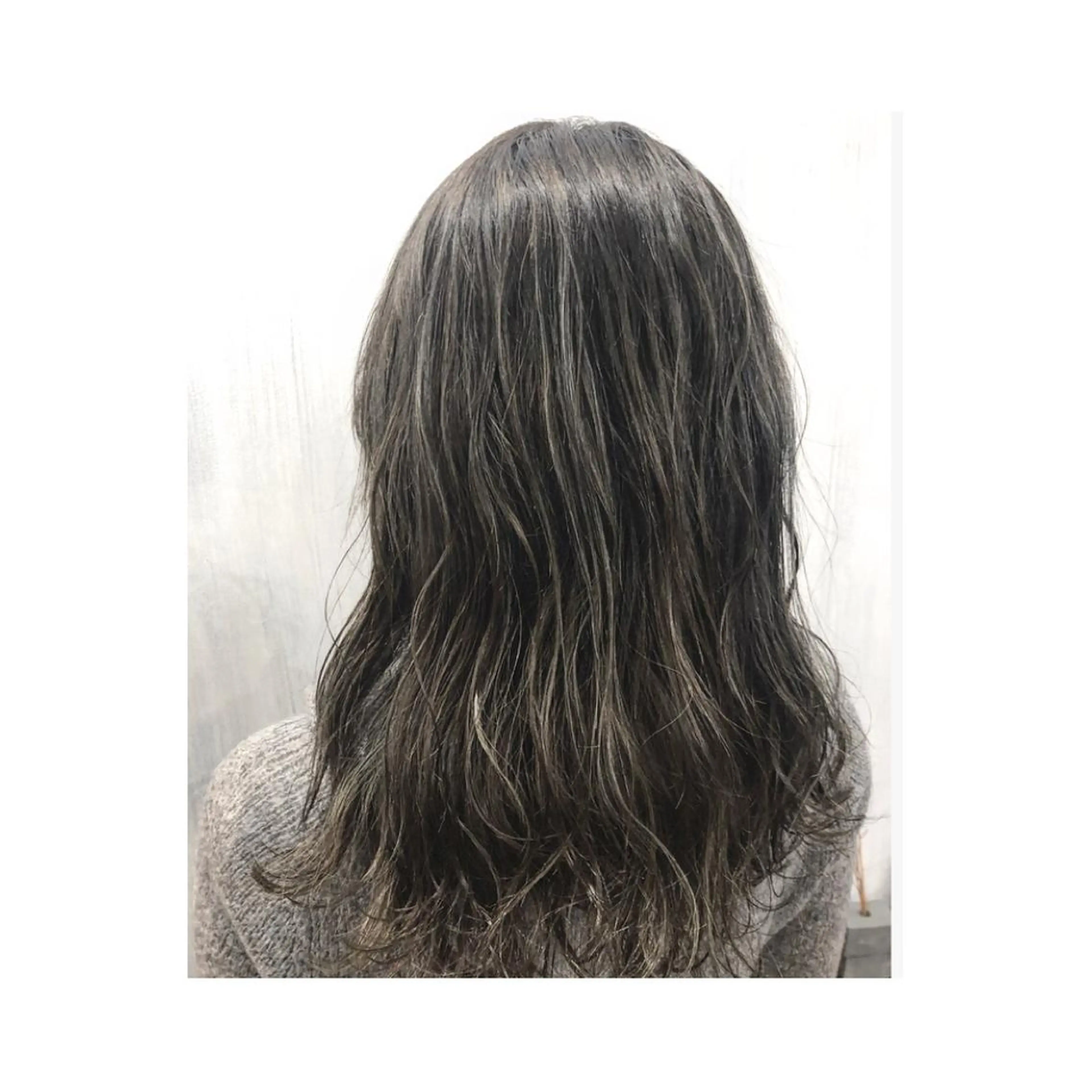 ロング カラー 透明感カラー ハイライトカラー 3Dハイライト 外国人風カラー ハイライト 🌼たけや みのり🌿のヘアスタイル