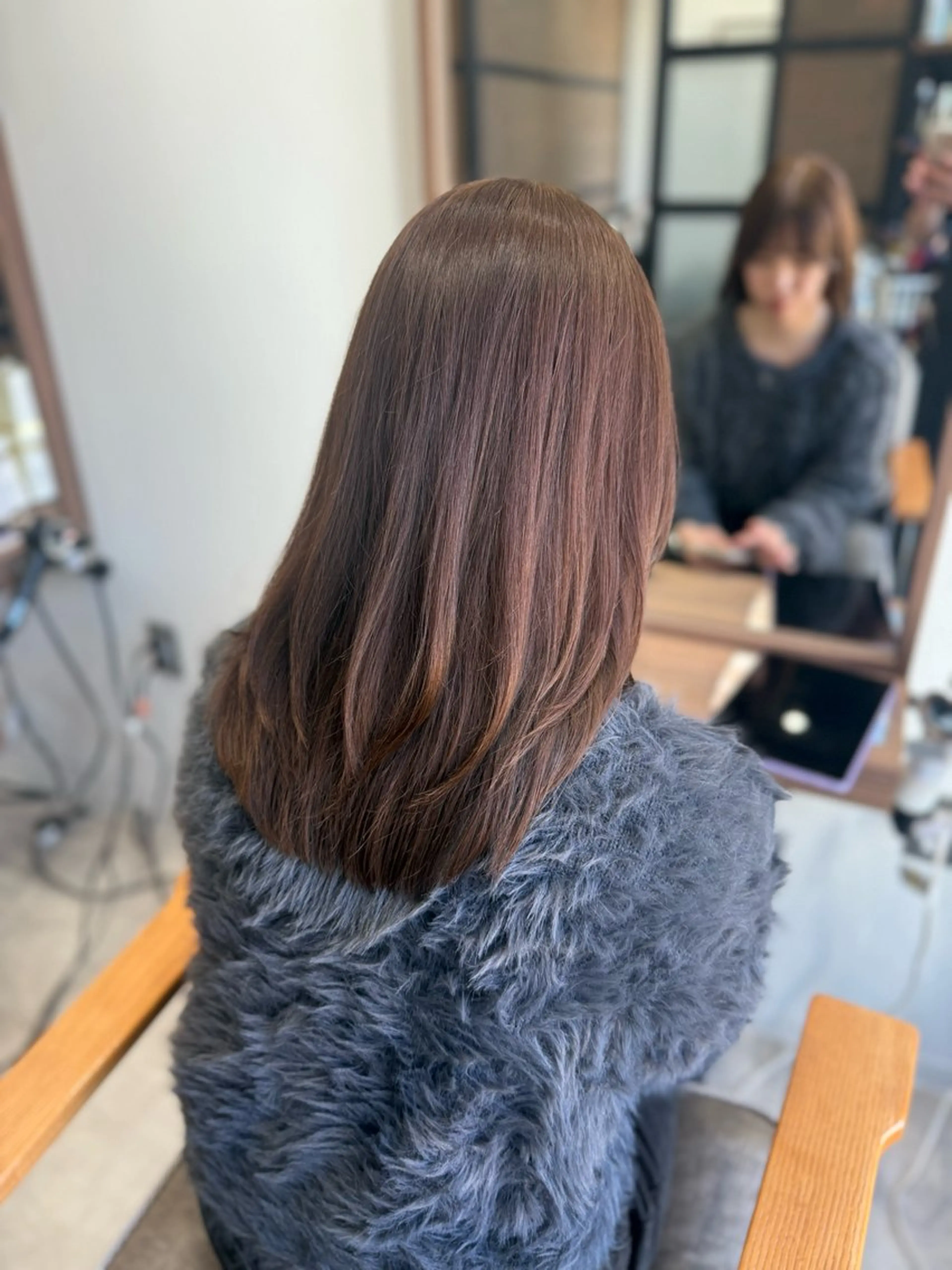 ミディアム カラー カット ヘアカラー トリートメント 舟橋 瑞稀のヘアスタイル