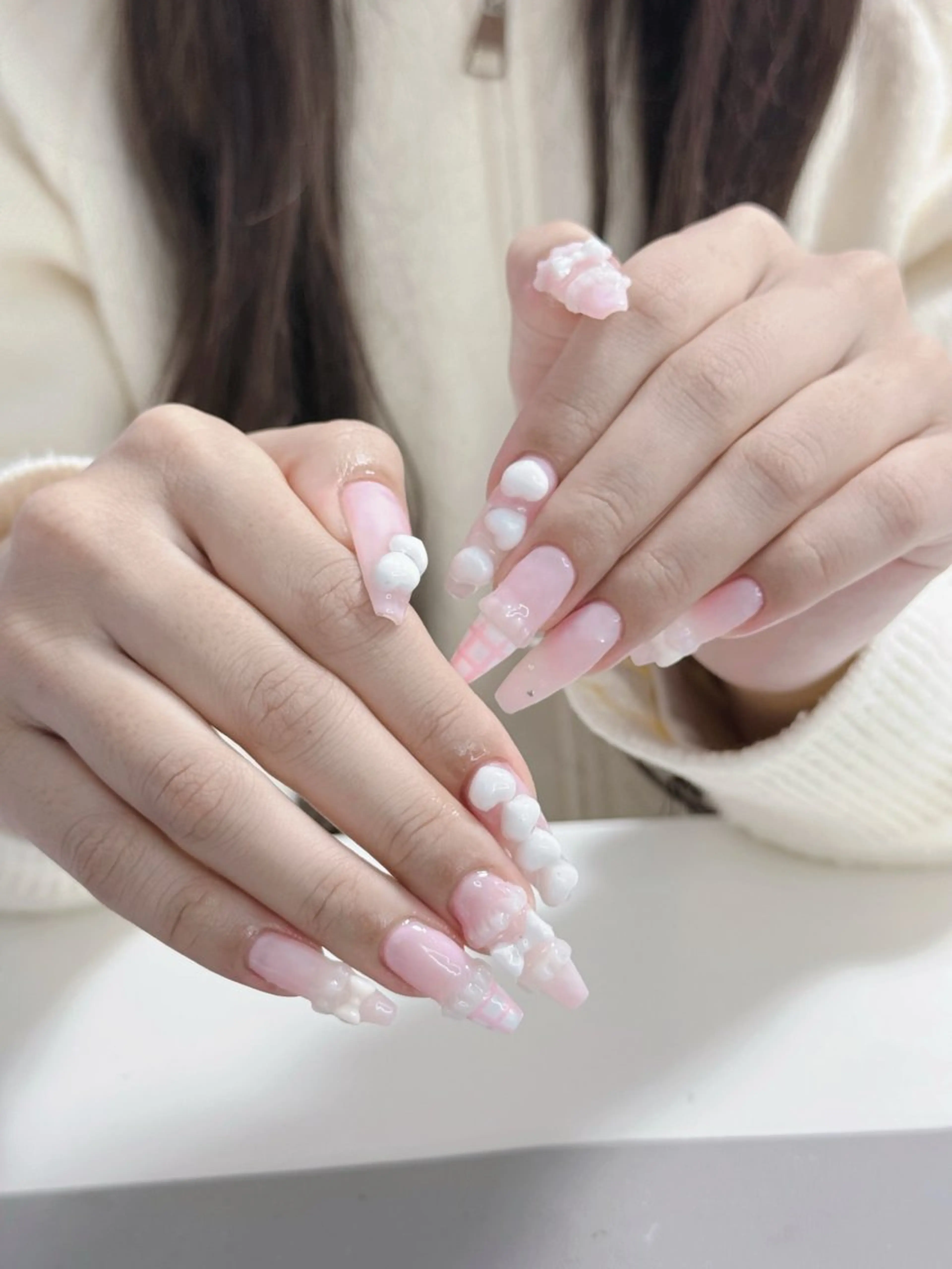 ネイル ジェルネイル グラデーション ミラーネイル ニュアンスネイル ネイルチップ ハンドネイル Kitty Nailのネイルデザイン