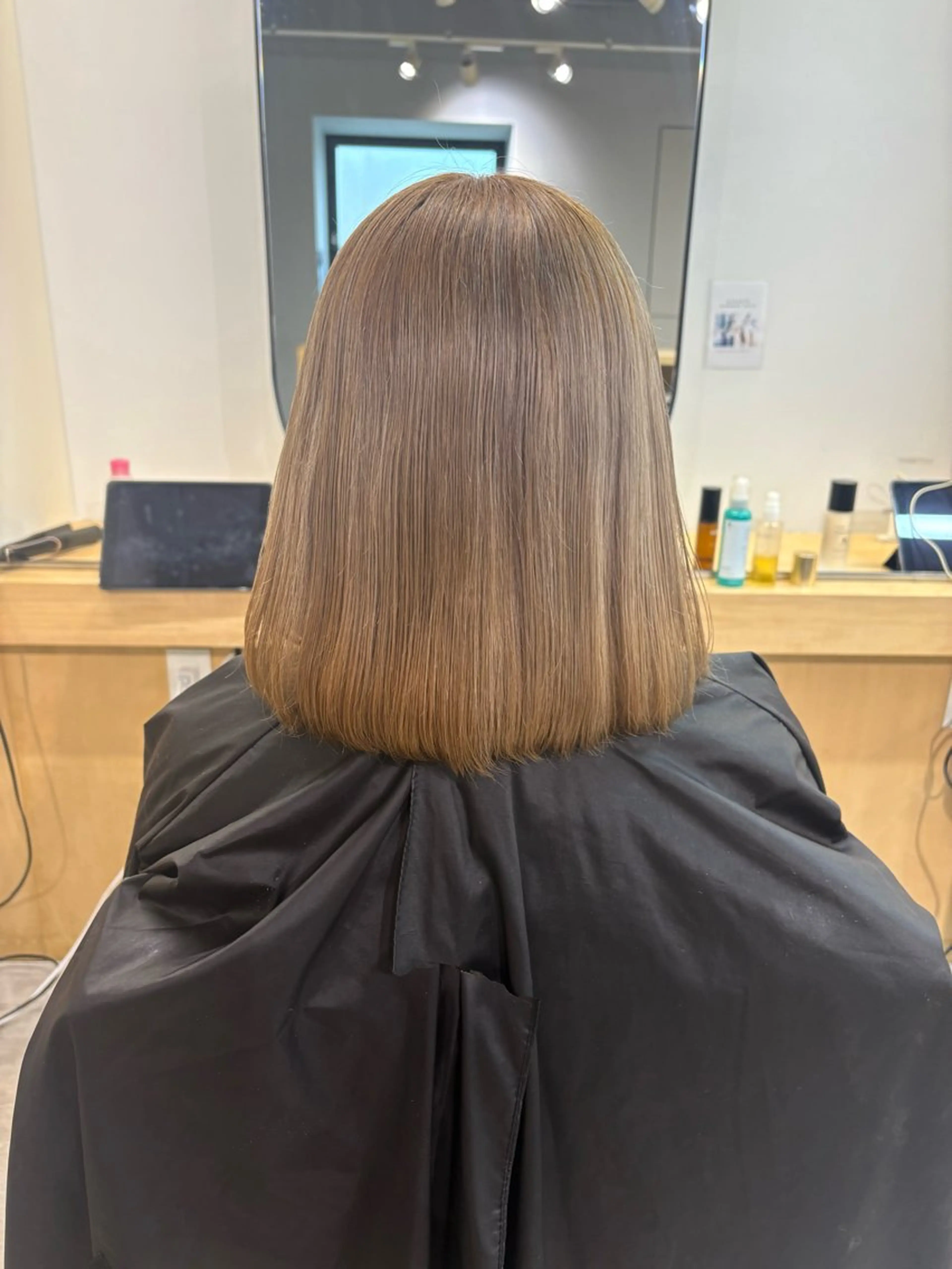 ミディアム カラー ベージュカラー ミルクティーベージュ ヘアカラー Yuna/ブリーチ ベージュ ヘアセットのヘアスタイル