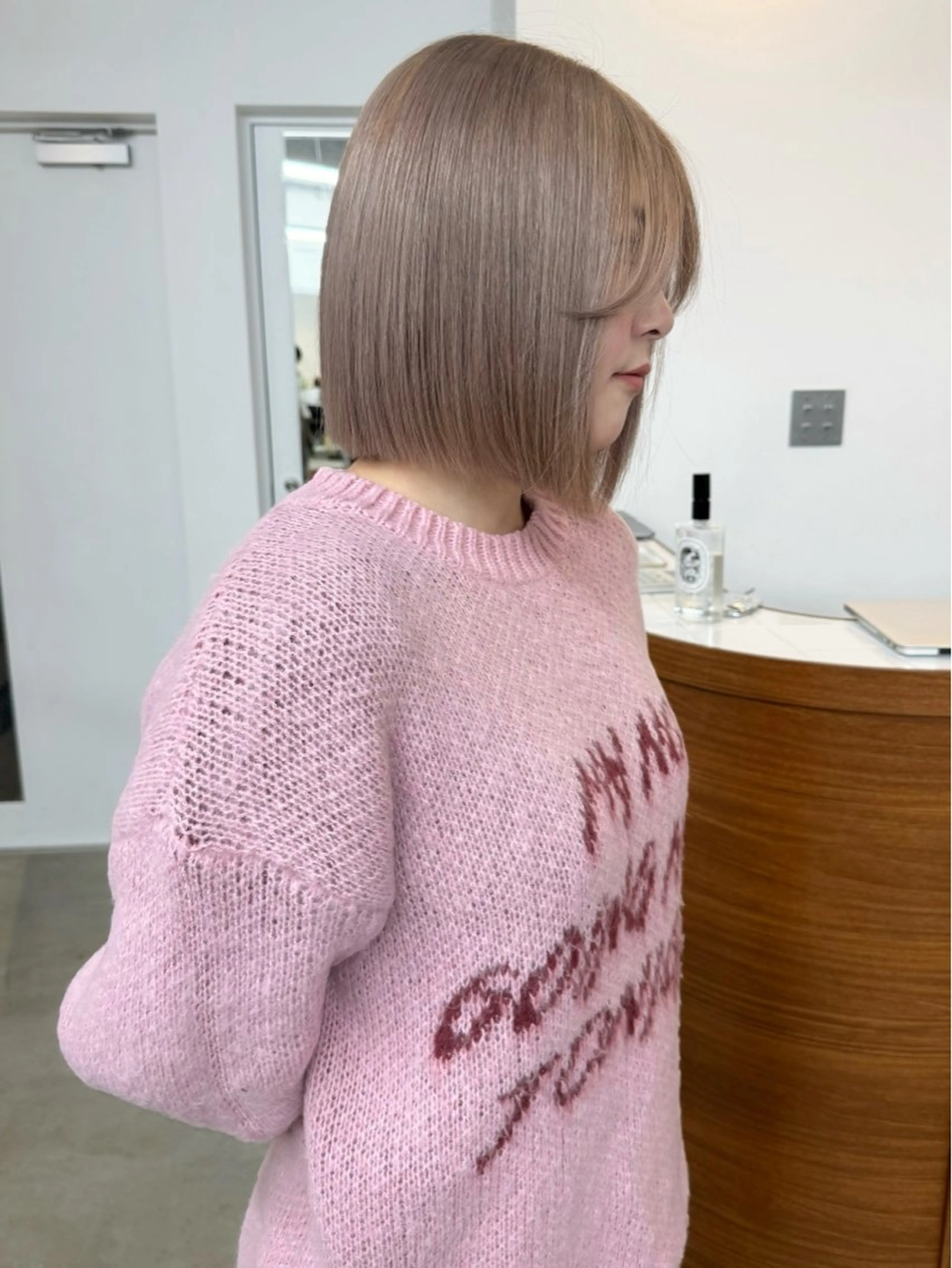 ミルクティーベージュ🧋(ブリーチ(リタッチ)+オンカラー)の写真