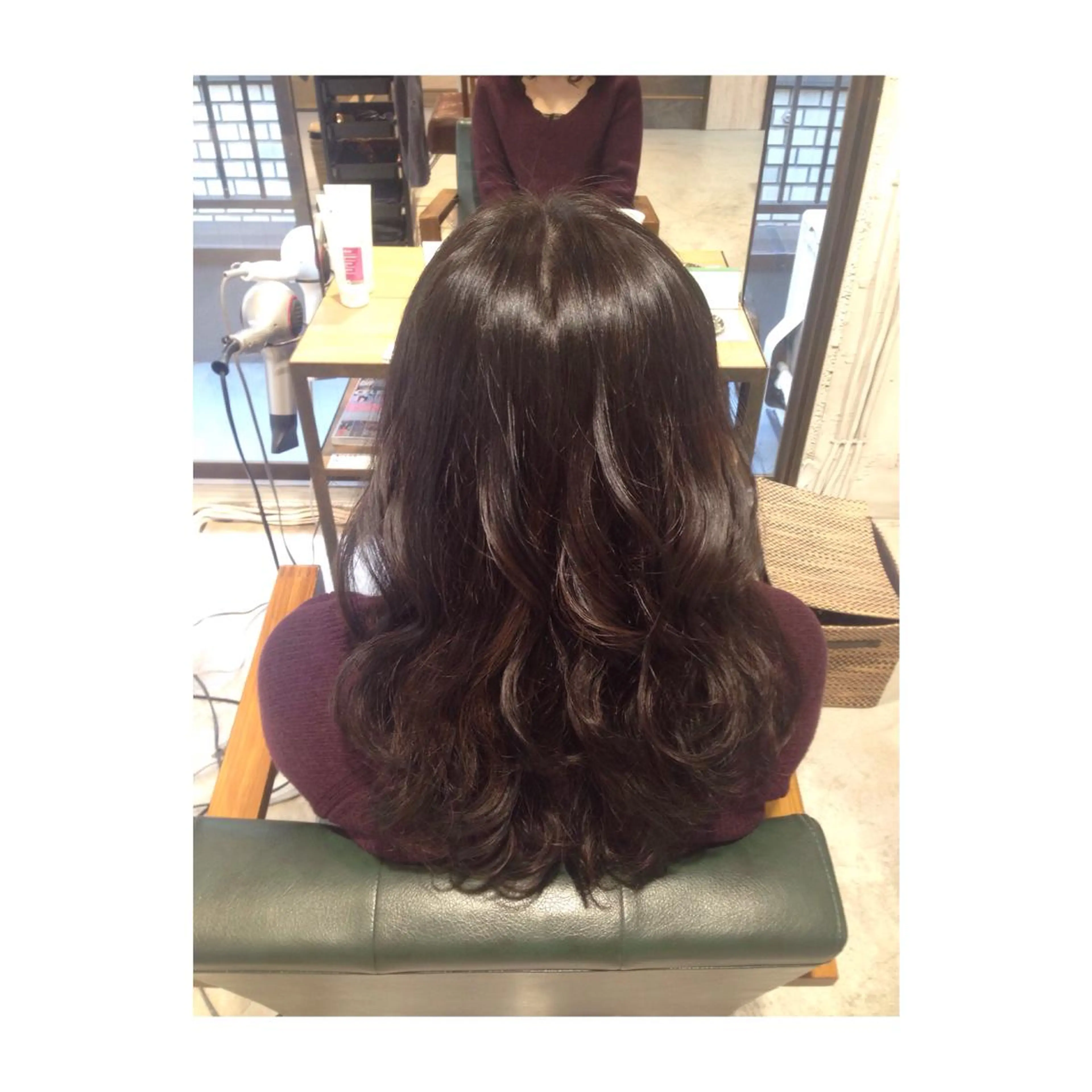 セミロング ロング カラー パーマ ハイライトカラー ハイライト アオガミ （前髪顔周りカット）のヘアスタイル