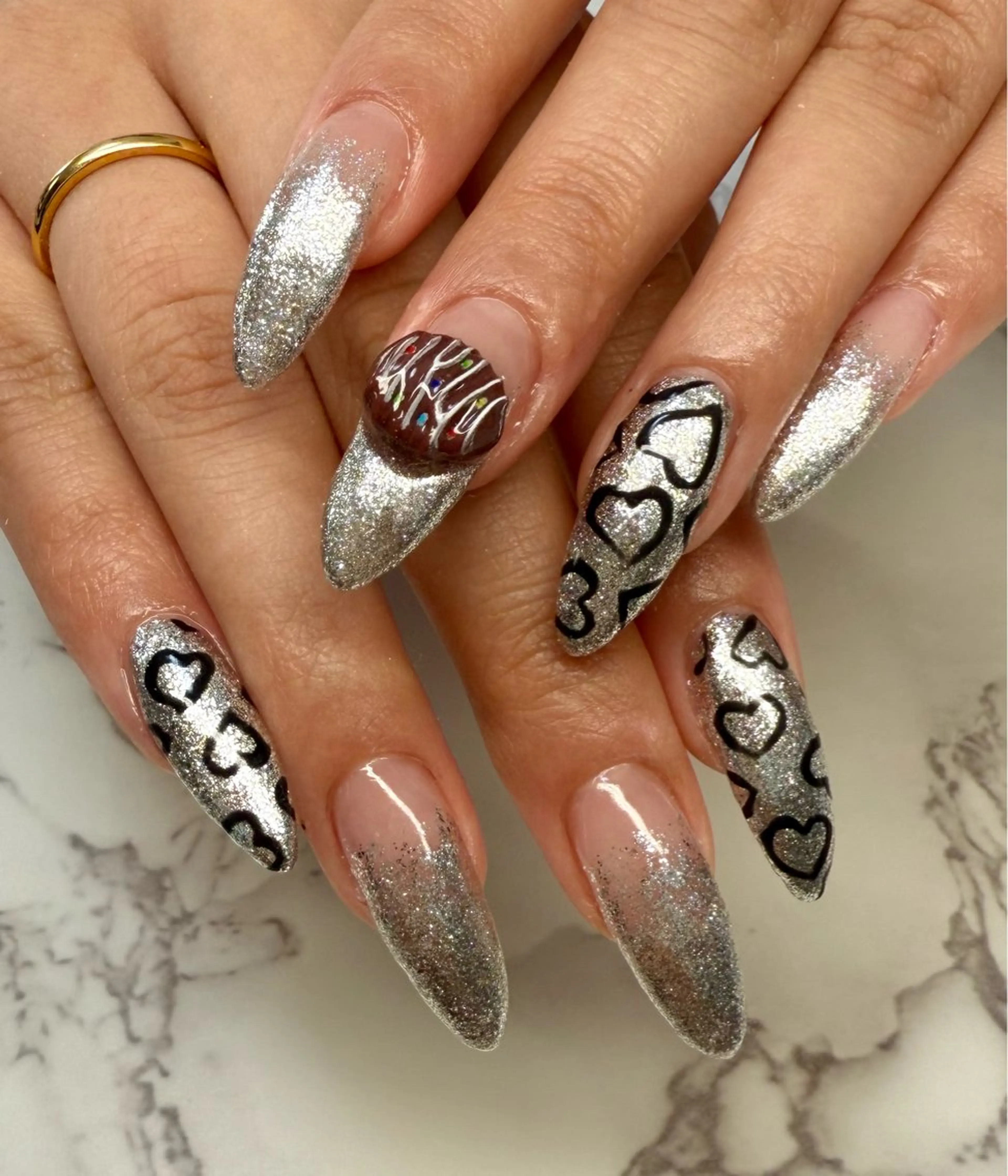 ネイル アートネイル チークネイル フレンチネイル キラキラネイル ラメ(グリッター) M.N_ nailのネイルデザイン