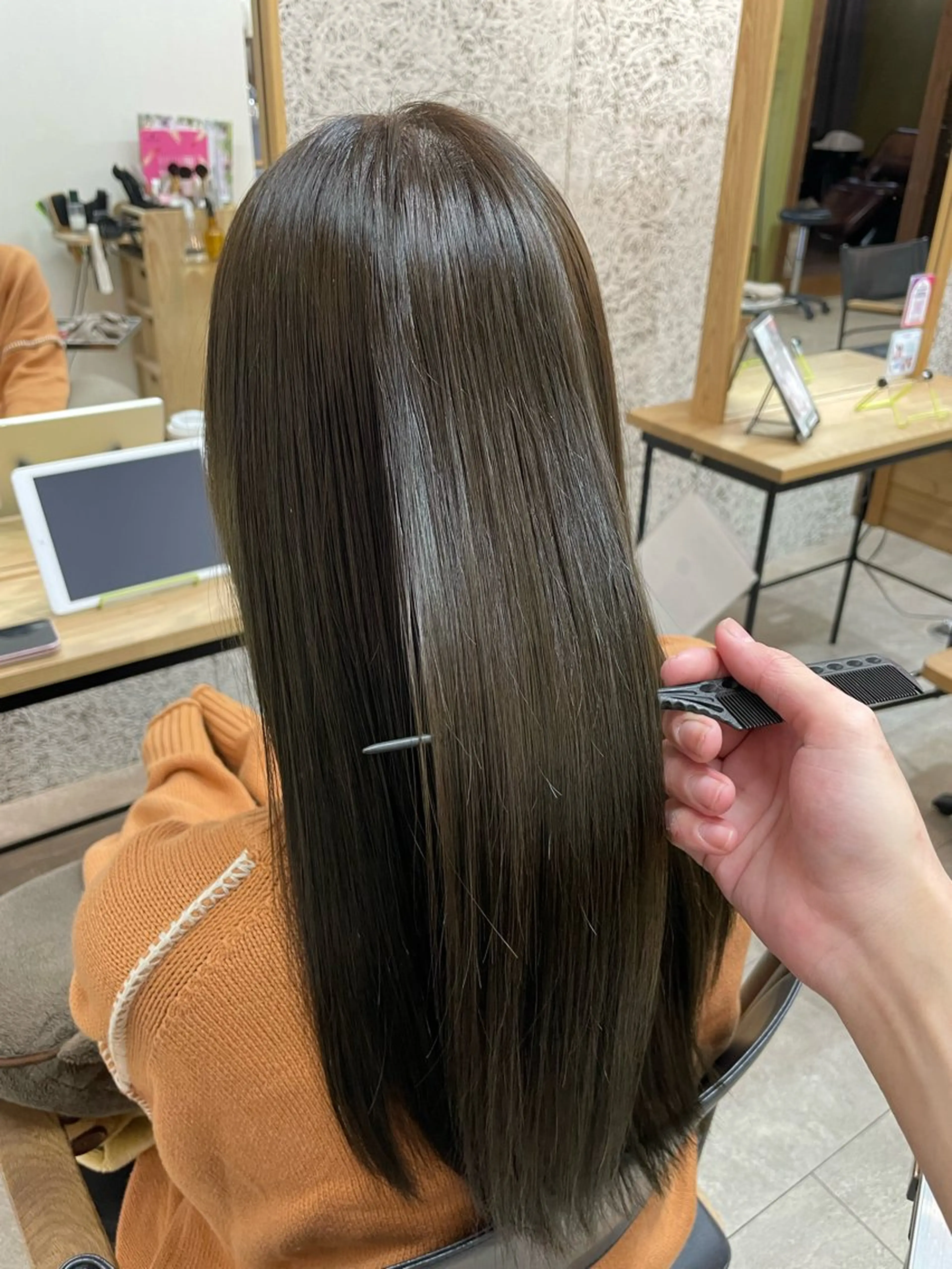 ロング ヘアカラー 浅川 恵太のヘアスタイル