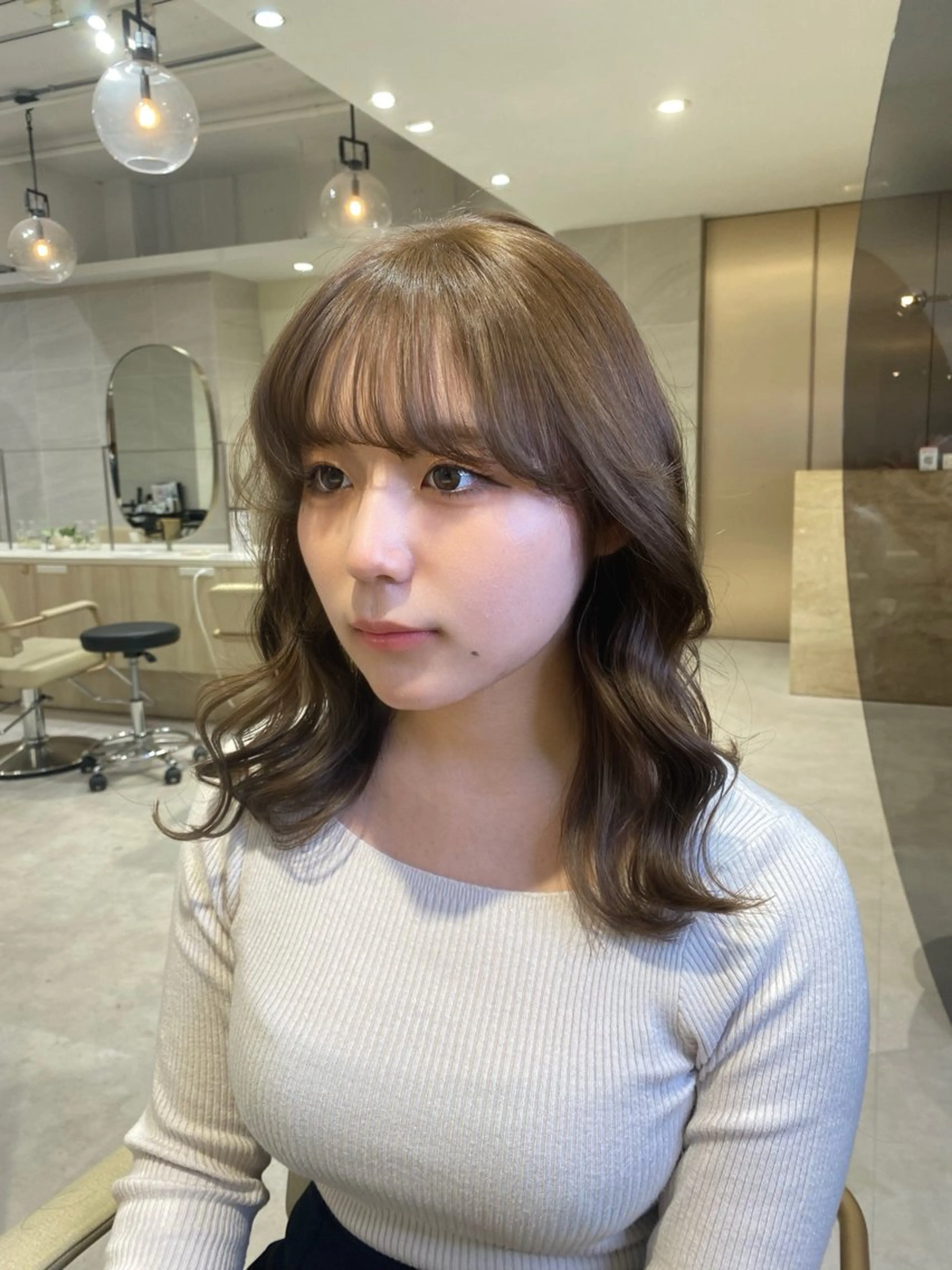 ミディアム カラー ベージュカラー ブリーチ ダブルカラー ブリーチなしカラー 韓国風ヘア カット ヘアカラー 透明感カラー🌿 グレージュ🐺陽介のヘアスタイル