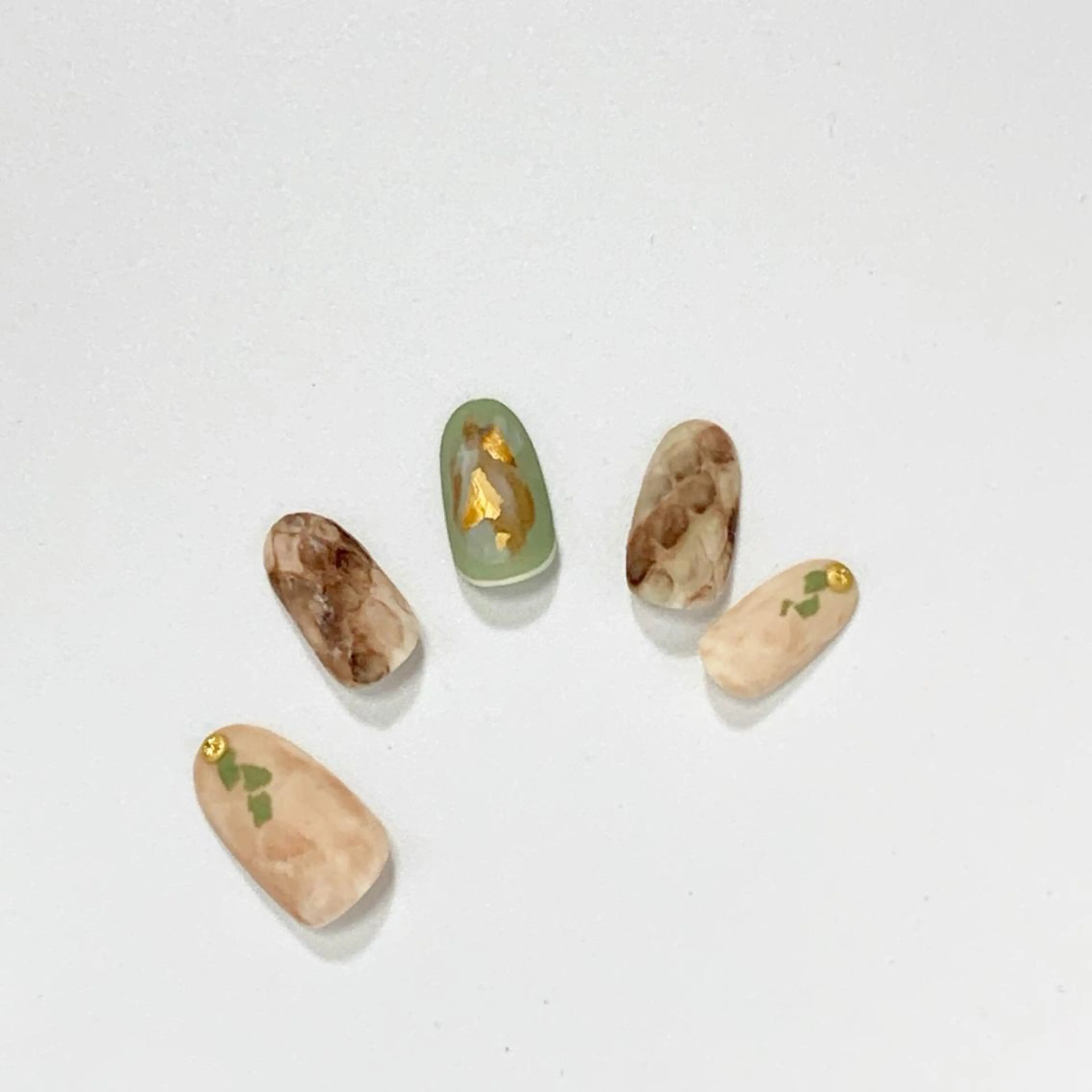 ネイル alma nailsのネイルデザイン