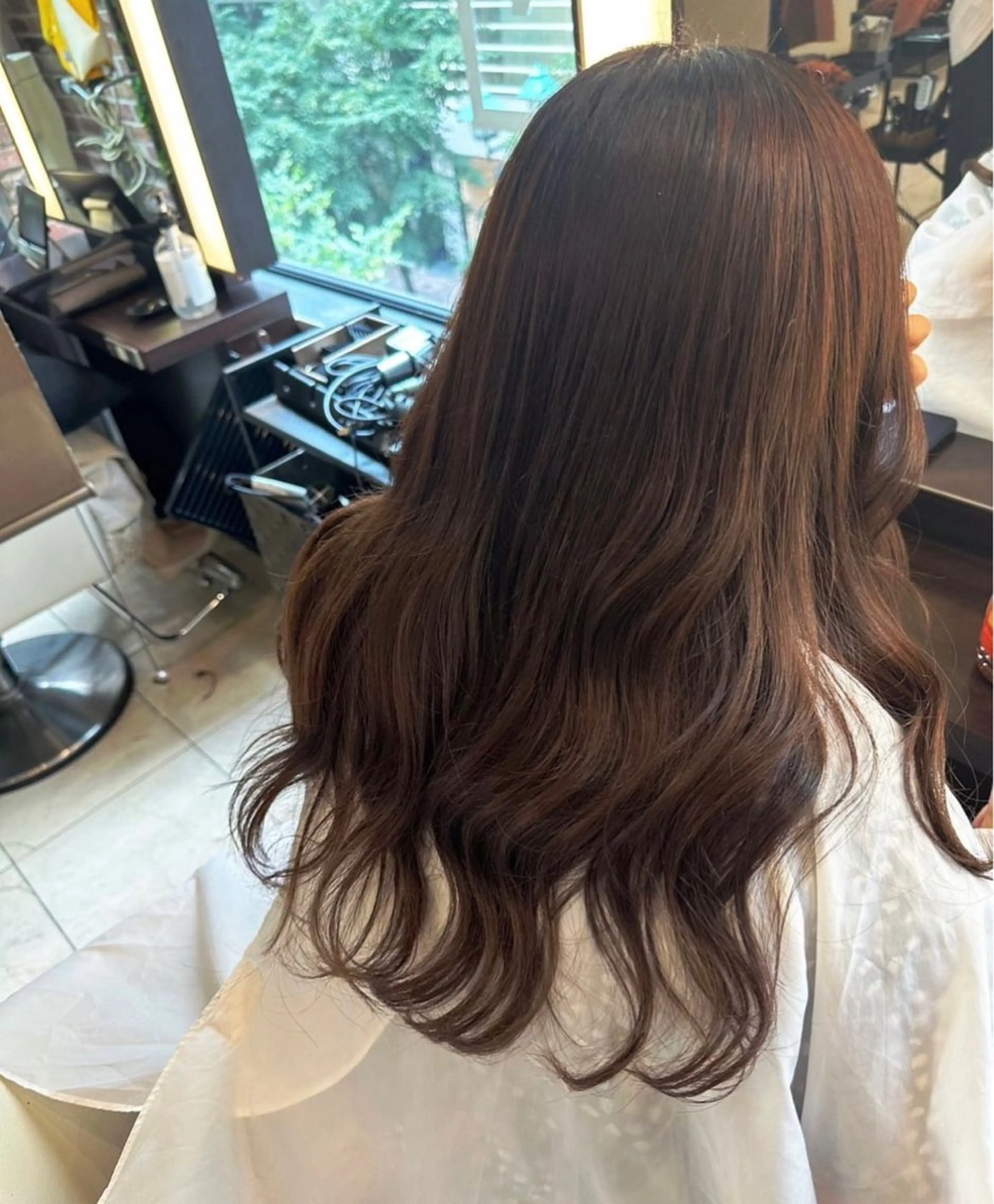 ロング カラー mio/ハイライト/ パーマモデルのヘアスタイル