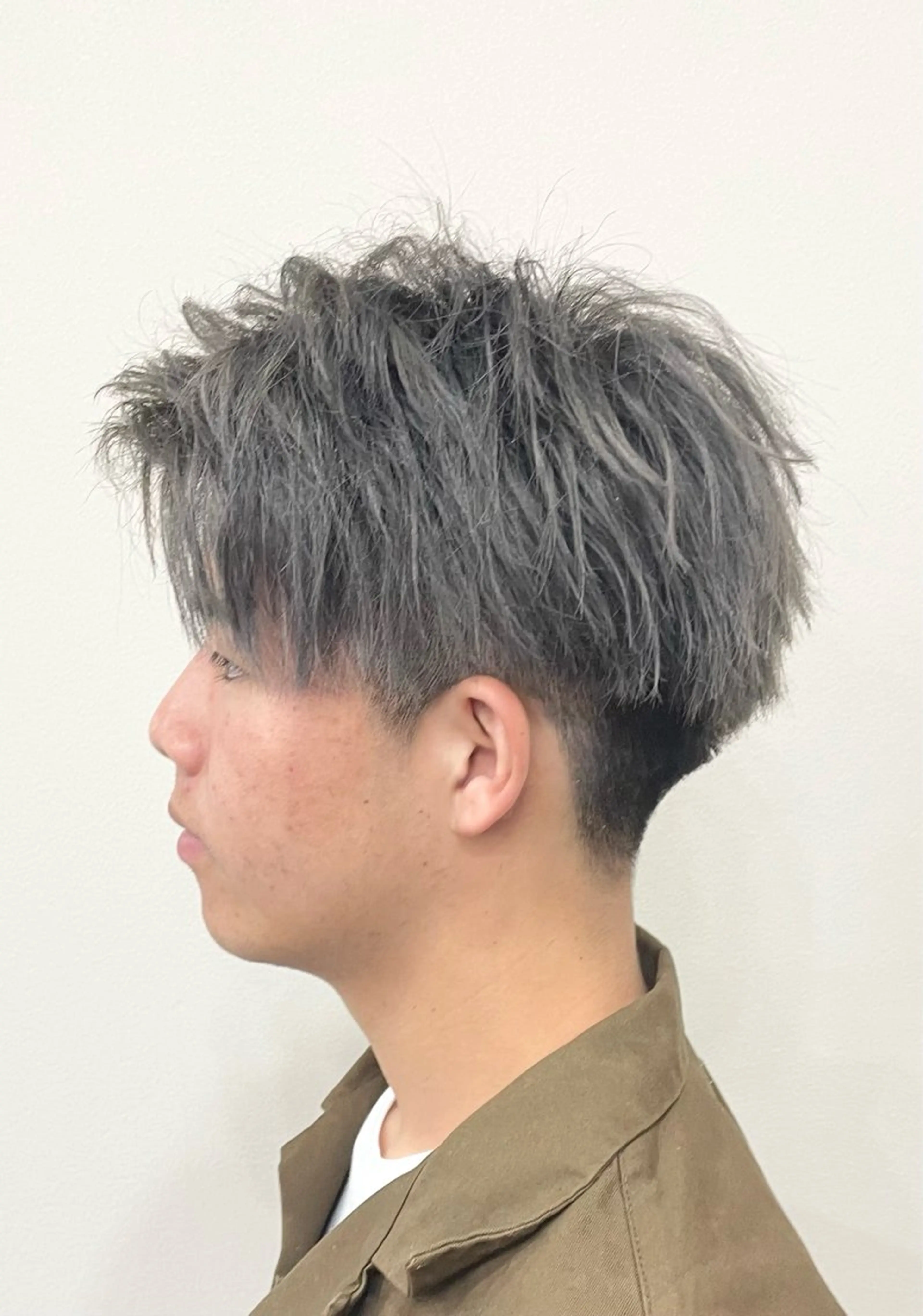 ショート カラー メンズ メンズブリーチ 黒髪 ブリーチ カット ヘアカラー FLAGS YAMATOのヘアスタイル