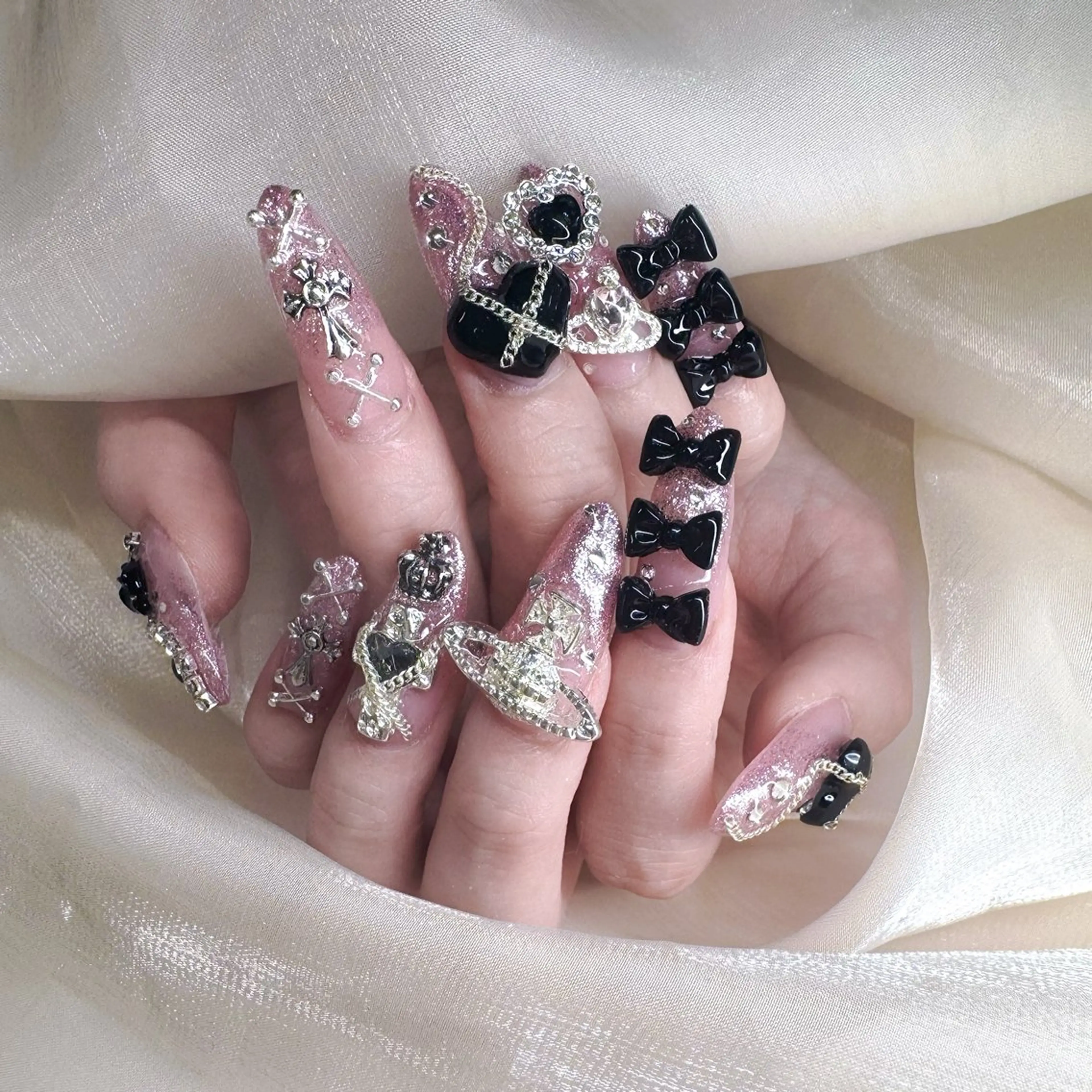 ネイル チークネイル クリアネイル ガーリー キラキラネイル 韓国ネイル ハンドネイル NailPrincess所属・princess スカルプ専門店のネイルデザイン