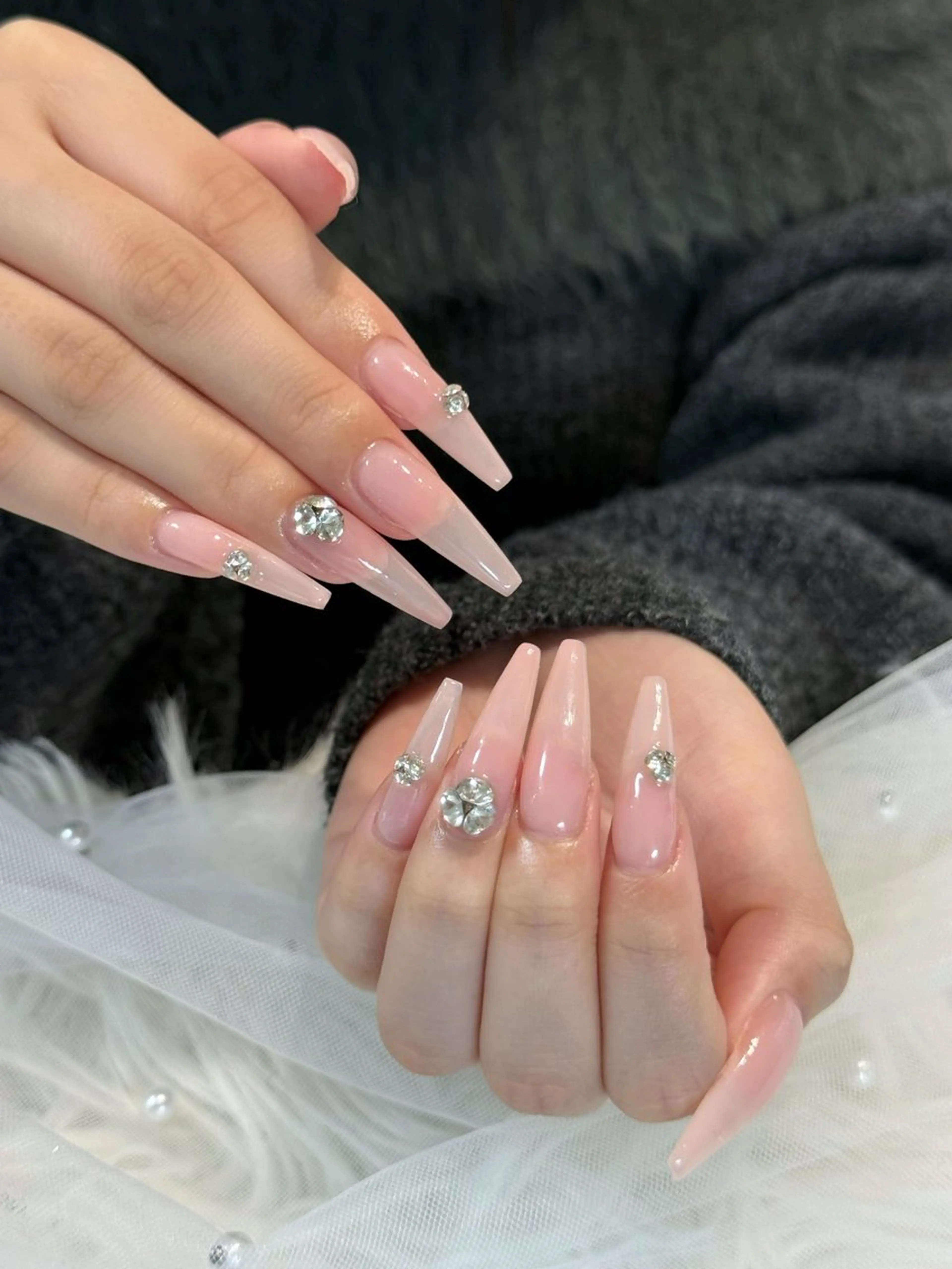 ネイル ボルドー ブラウン チークネイル ドット フットネイル ハンドネイル Julli NailStudioのネイルデザイン
