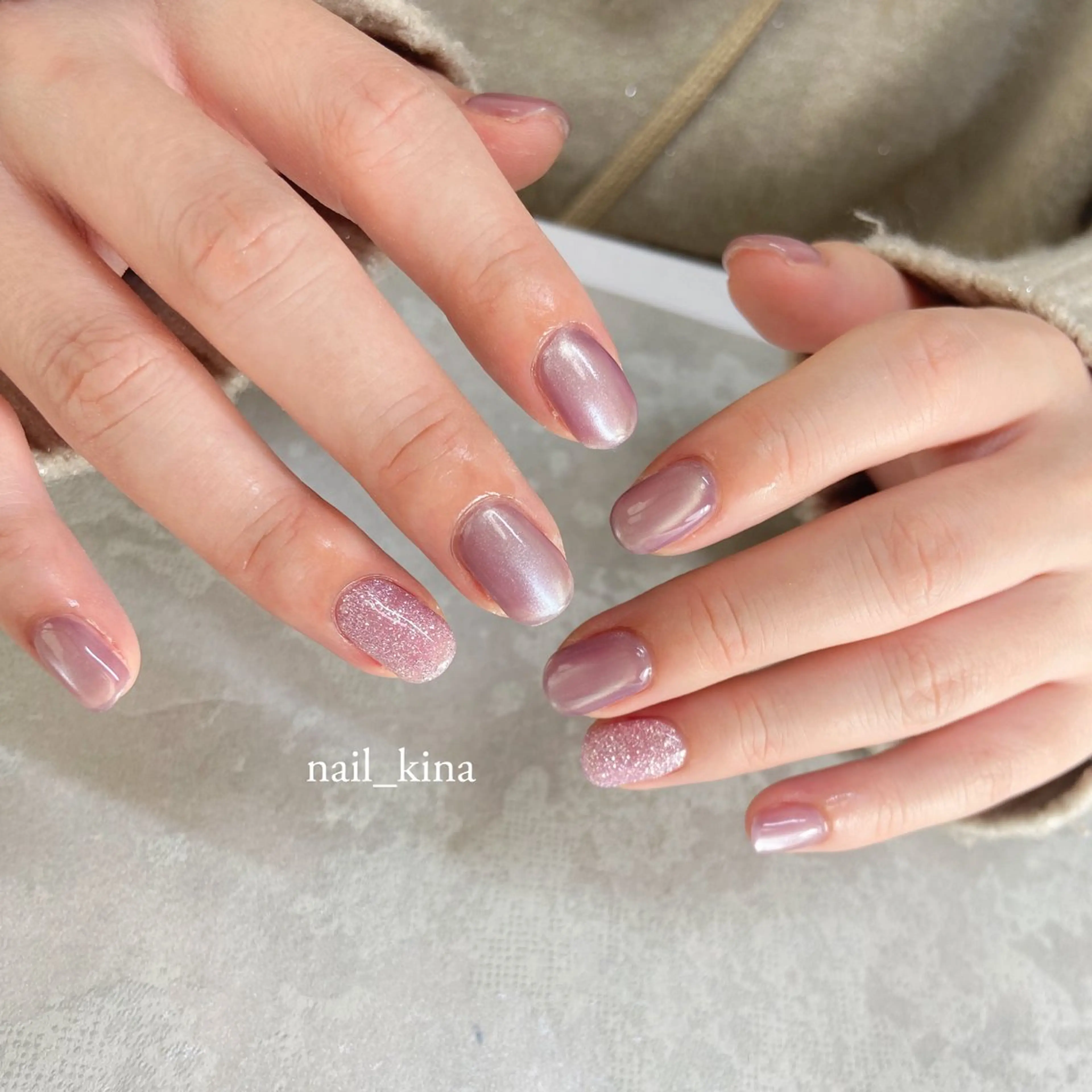 ネイル 氷ネイル・うるうるネイル マグネットネイル マグネットワンカラー ワンカラーネイル 冬ネイル ハンドネイル nail_ kinaのネイルデザイン