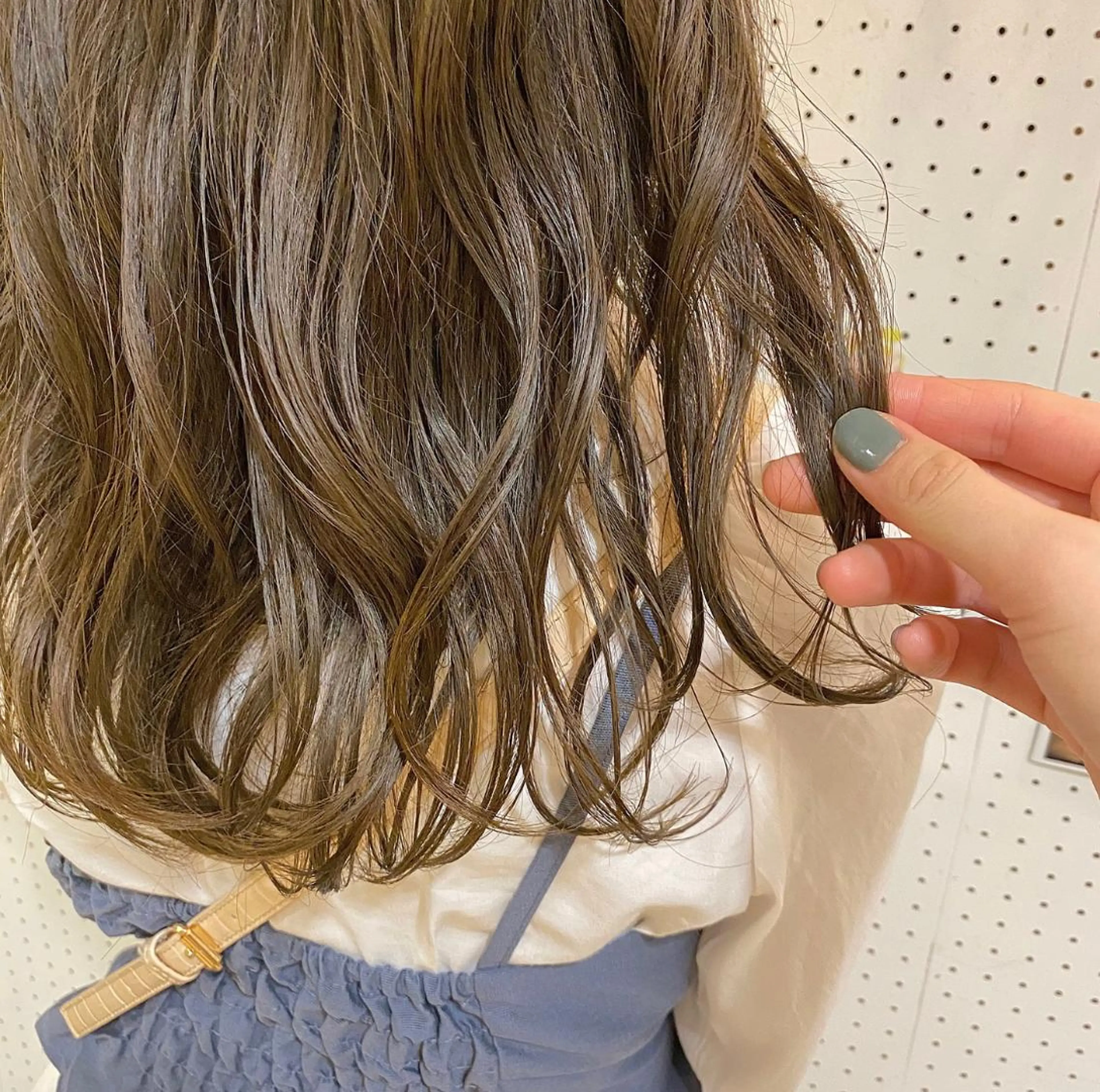 ロング カラー ヘアアレンジ アッシュ 透明感カラー 🫧顔周りカット 🫧樫村優香のヘアスタイル