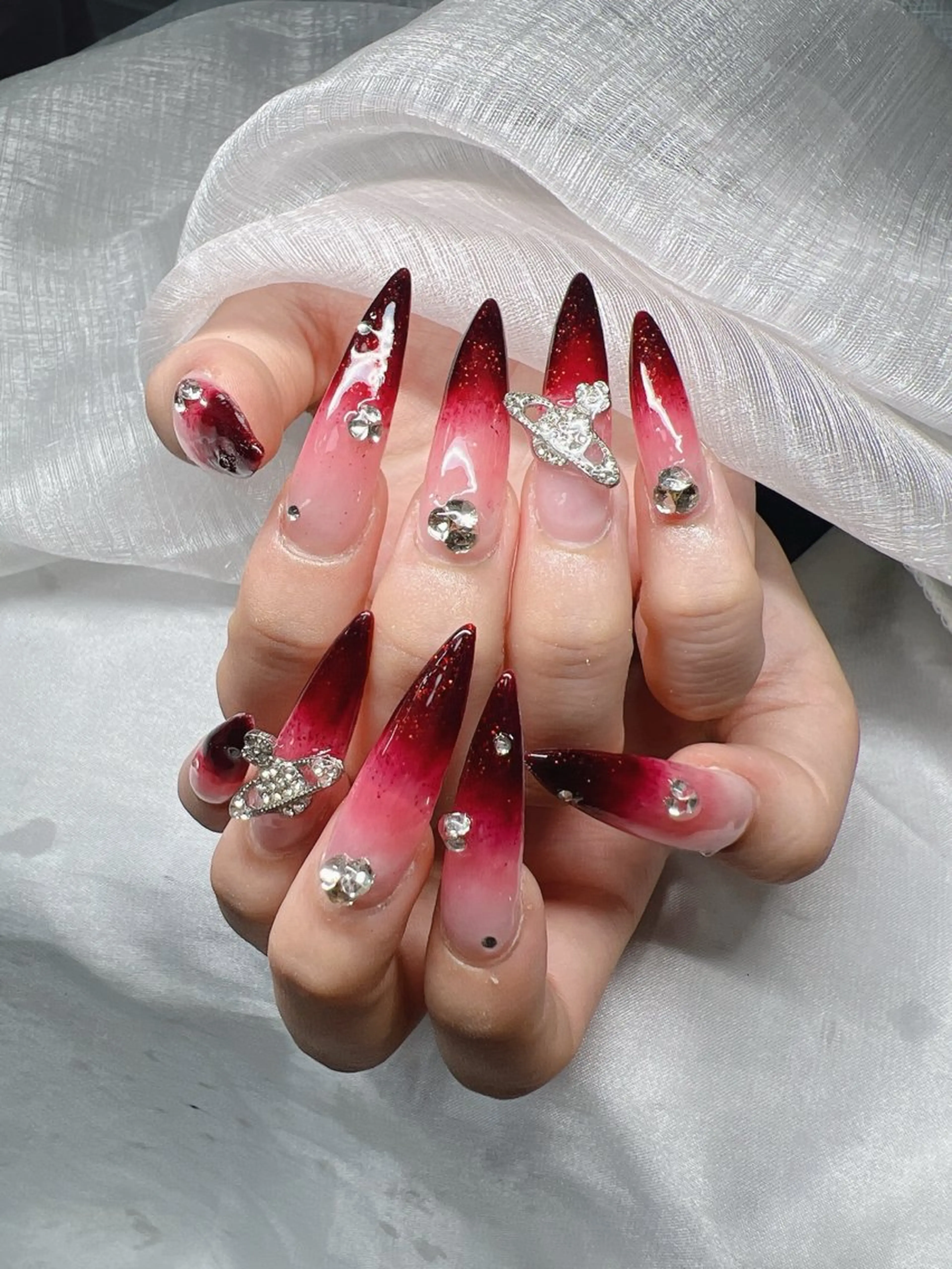 ネイル 長さ出し グラデーション 卒業式 キラキラネイル マグネットネイル ハンドネイル Lee Nailsのネイルデザイン