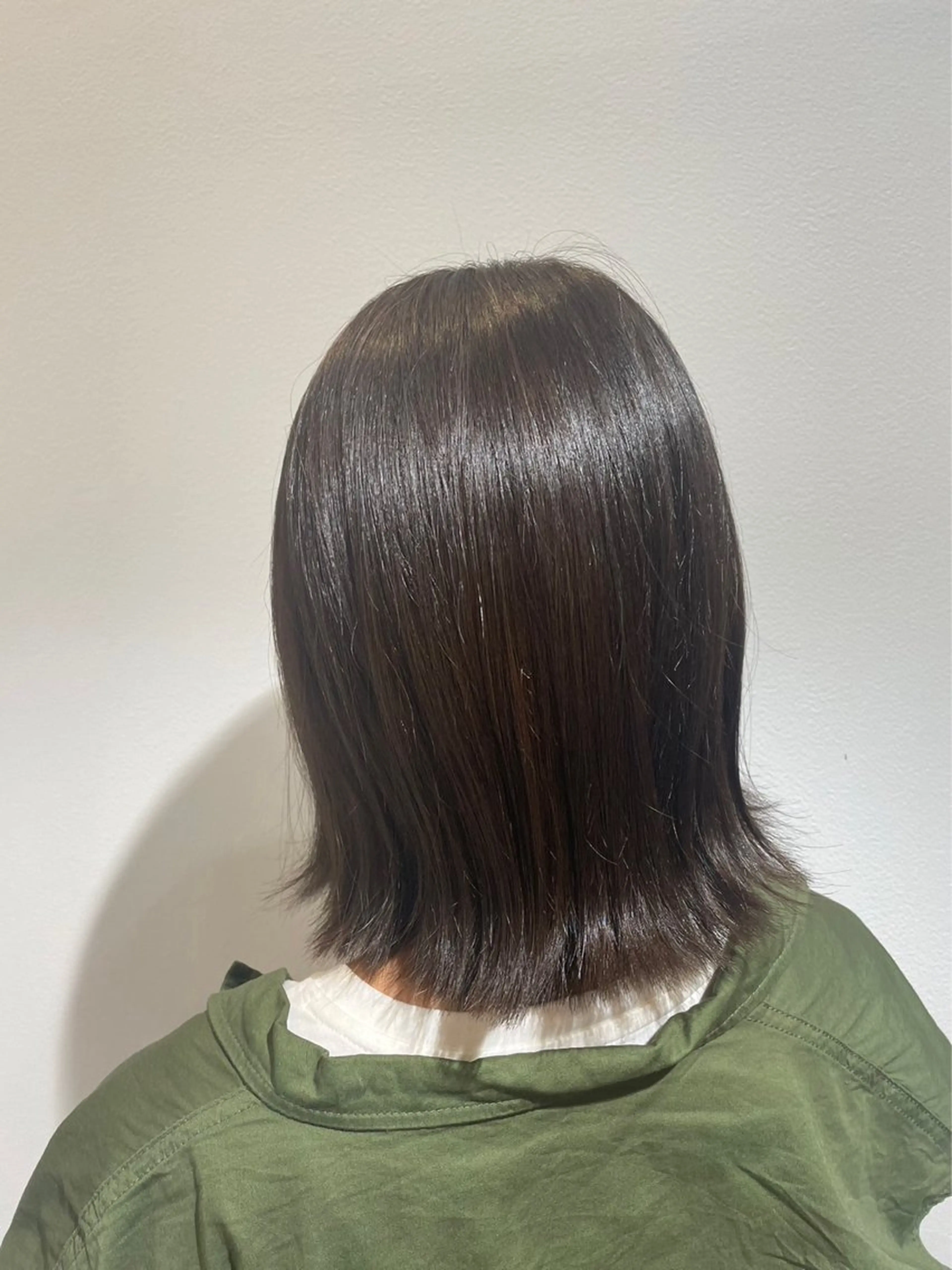 ミディアム 西垣 佳苗のヘアスタイル
